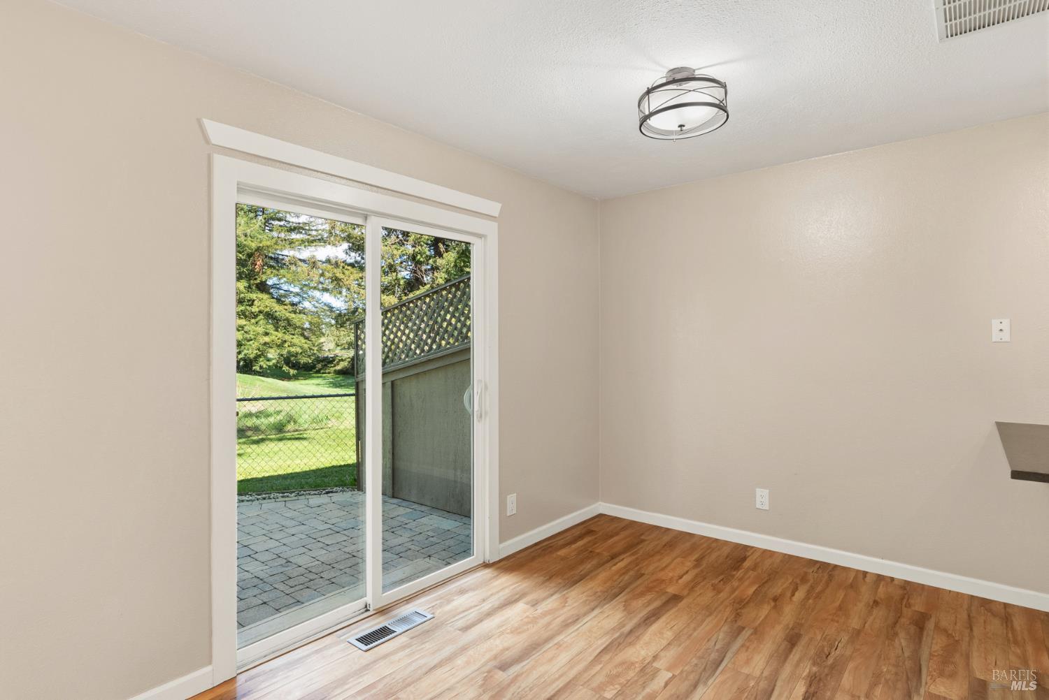 Detail Gallery Image 23 of 39 For 790 Hudis Dr, Rohnert Park,  CA 94928 - 2 Beds | 1/1 Baths