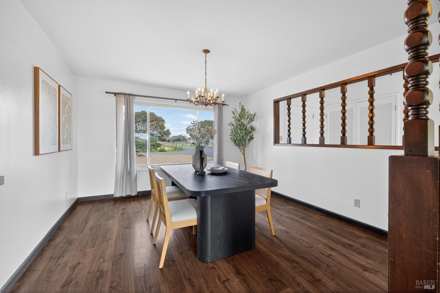 Detail Gallery Image 13 of 70 For 101 Mcbrown Rd, Petaluma,  CA 94952 - 4 Beds | 2/1 Baths