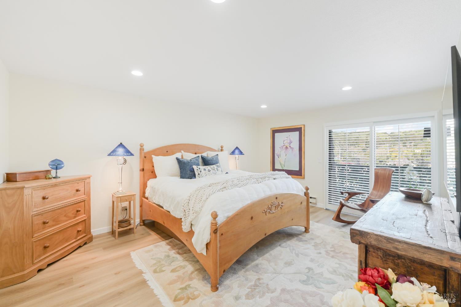Detail Gallery Image 16 of 23 For 4 Greenwood Cv #F,  Tiburon,  CA 94920 - 2 Beds | 2 Baths