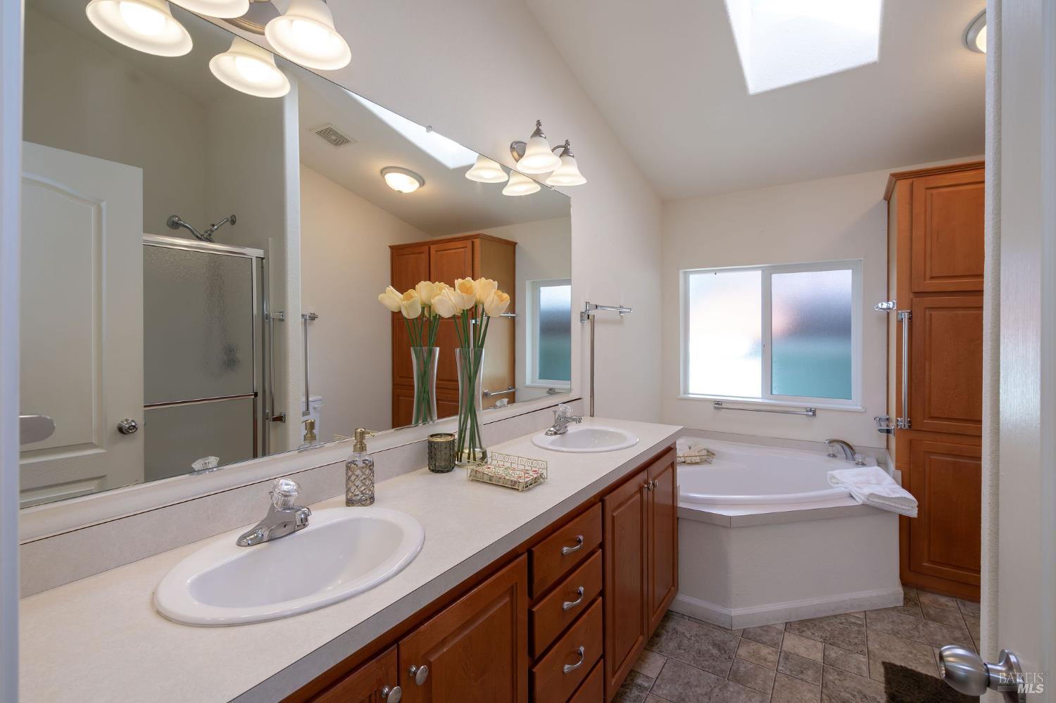 Detail Gallery Image 6 of 62 For 32 Yorkshire Dr, Santa Rosa,  CA 95401 - 3 Beds | 2 Baths