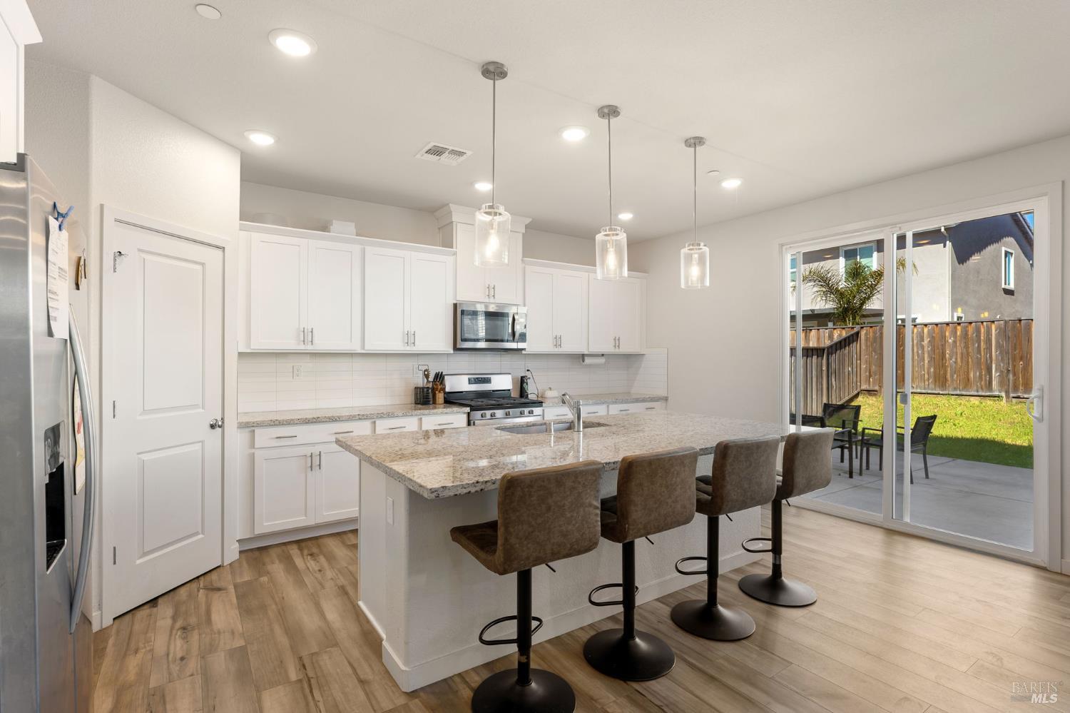 Detail Gallery Image 15 of 38 For 2874 Shaver St, Fairfield,  CA 94533 - 5 Beds | 3 Baths