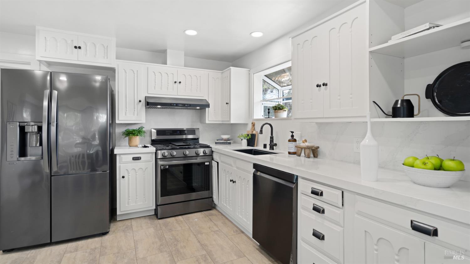 Detail Gallery Image 10 of 48 For 6 Sherwood Pl, Novato,  CA 94945 - 3 Beds | 1/1 Baths