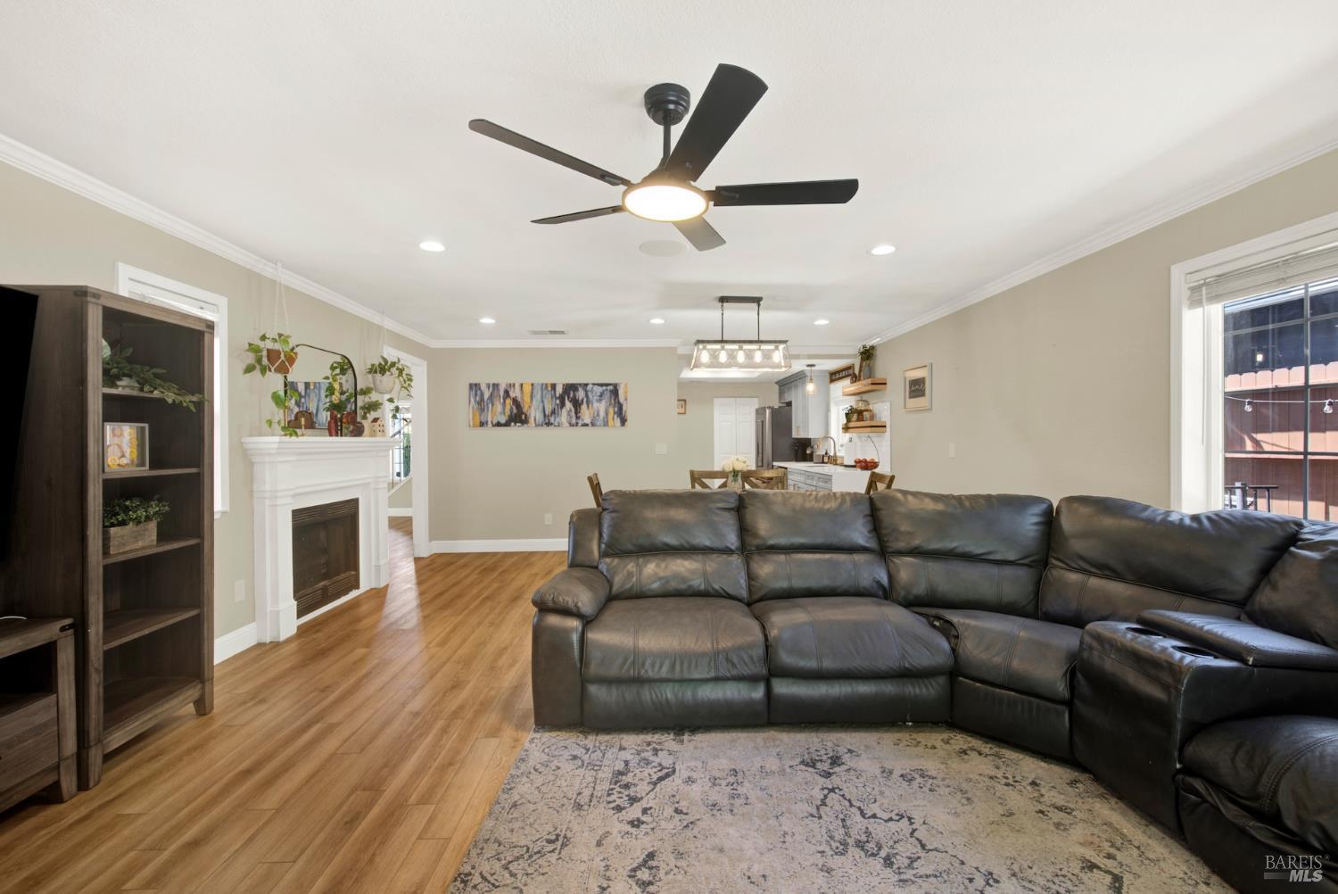 Detail Gallery Image 33 of 94 For 631 Colemanite Cir, Vacaville,  CA 95687 - 3 Beds | 2/1 Baths