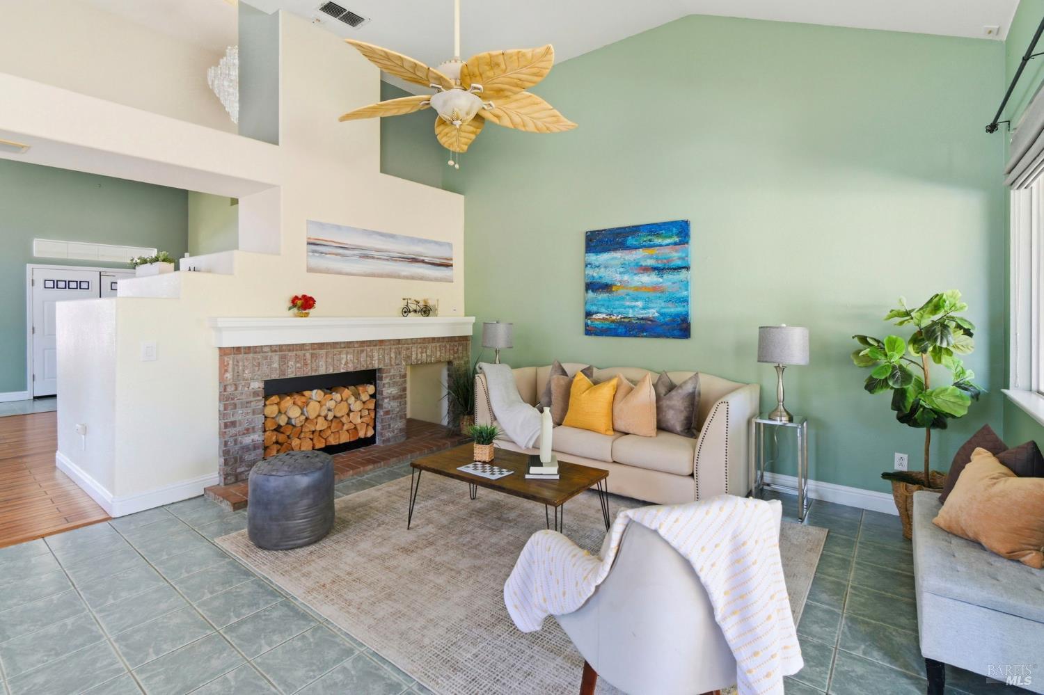 Detail Gallery Image 10 of 51 For 2707 Tuckaway Ct, Fairfield,  CA 94534 - 5 Beds | 3 Baths