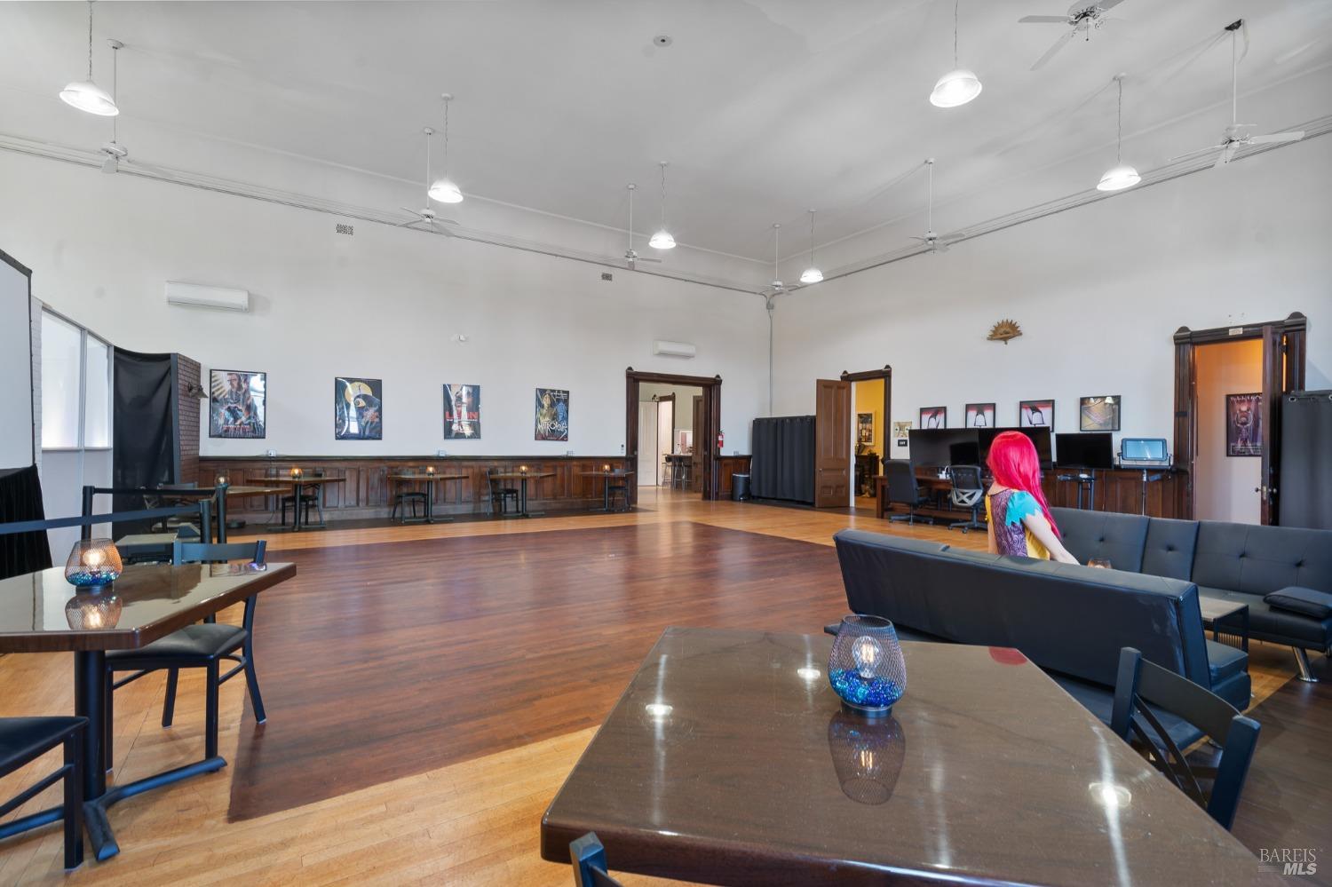 Detail Gallery Image 4 of 73 For 106 W J St, Benicia,  CA 94510 - – Beds | – Baths