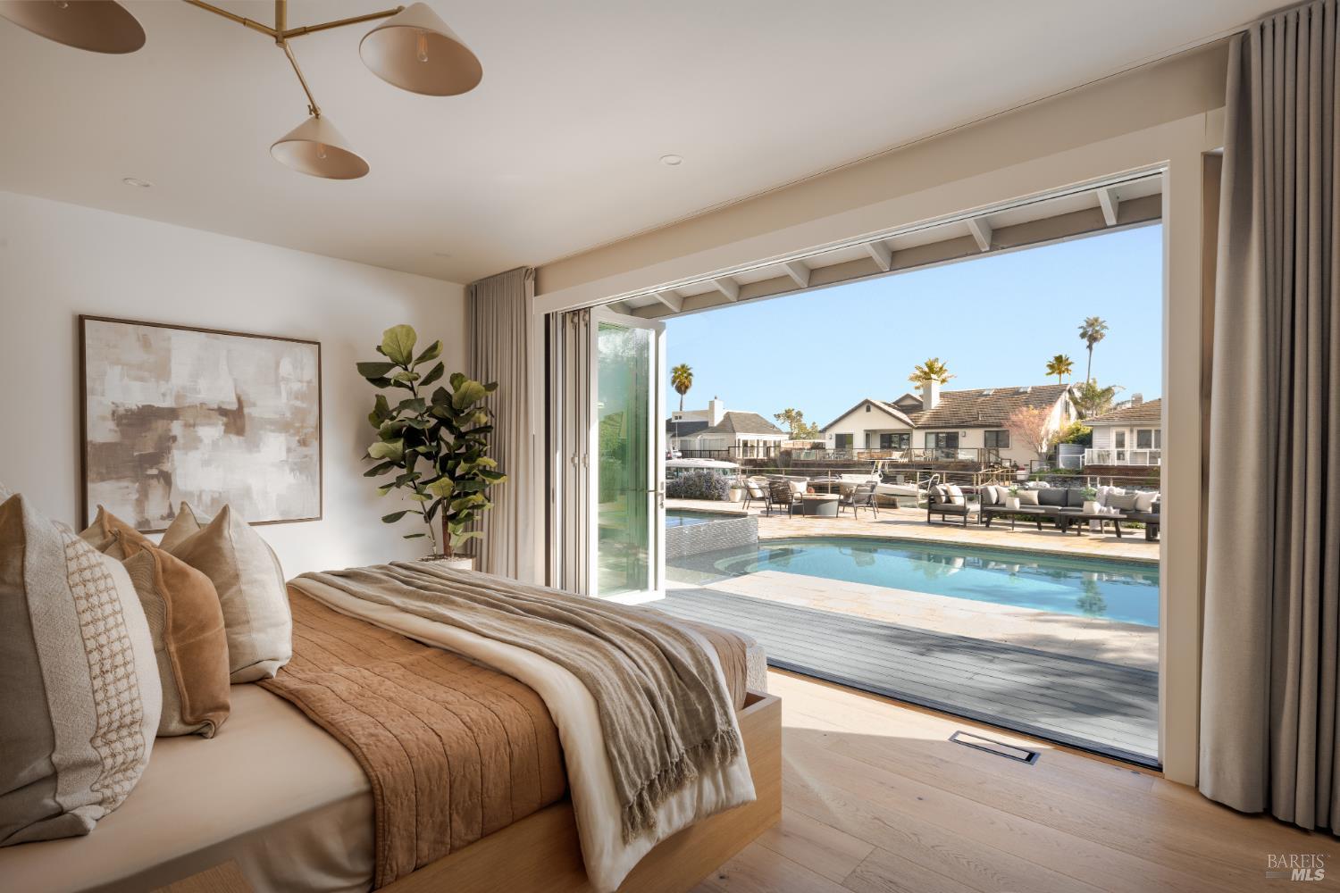 Detail Gallery Image 24 of 53 For 114 Jamaica St, Tiburon,  CA 94920 - 4 Beds | 4/1 Baths