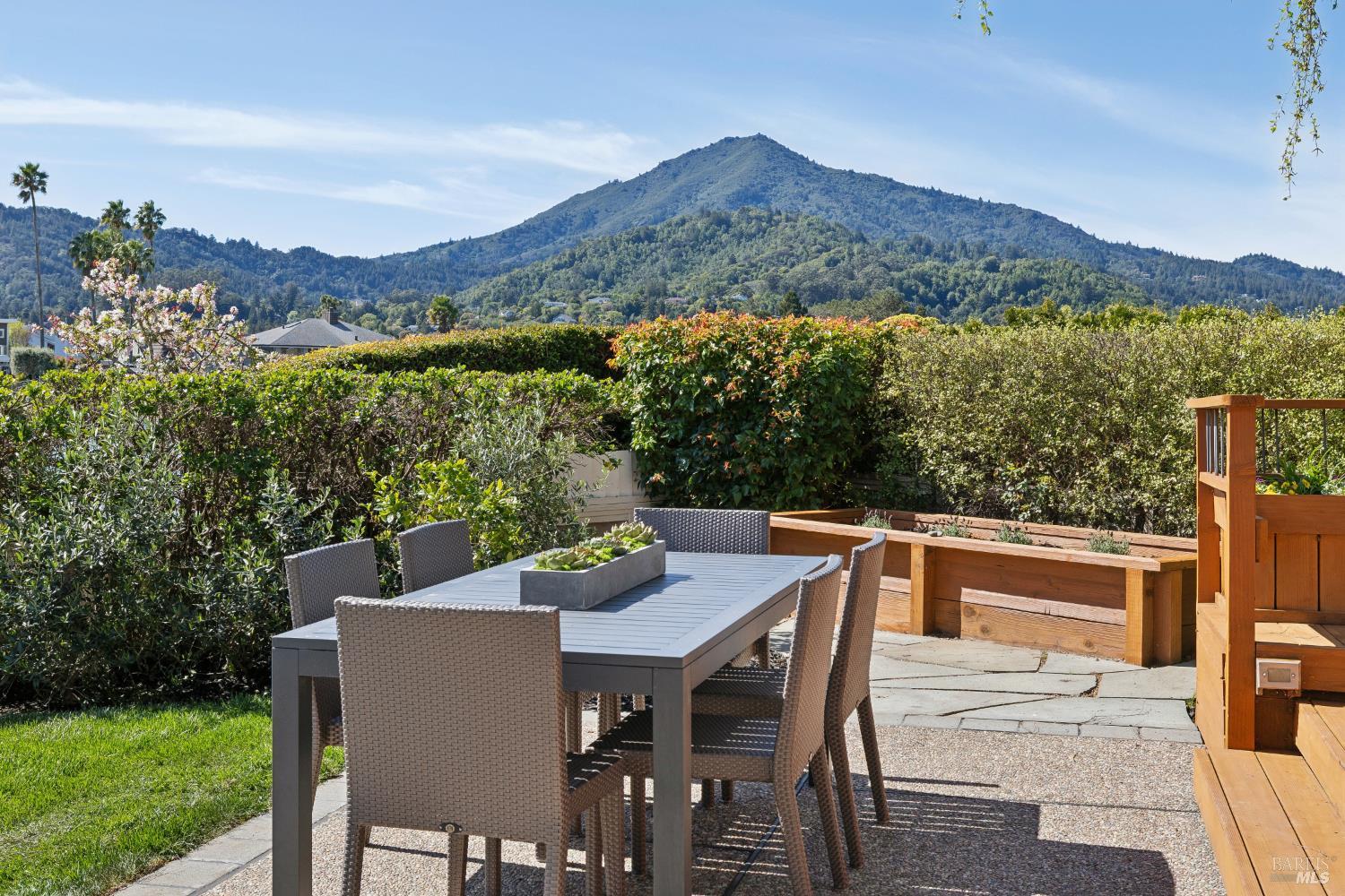 Detail Gallery Image 39 of 47 For 11 Gretchen Pl, Greenbrae,  CA 94904 - 4 Beds | 2/1 Baths