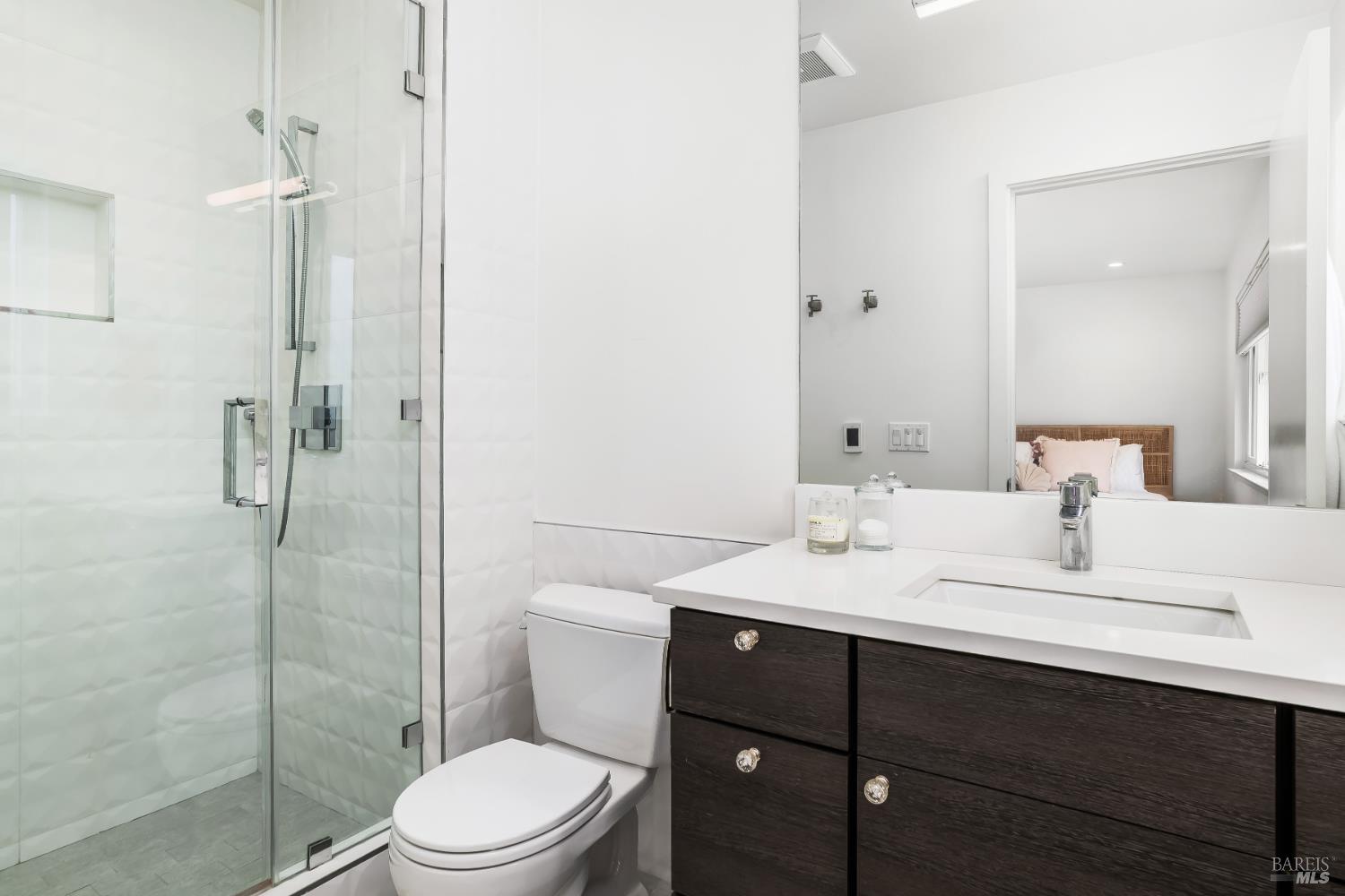 Detail Gallery Image 13 of 20 For 281 San Carlos Way, Novato,  CA 94945 - 3 Beds | 2 Baths