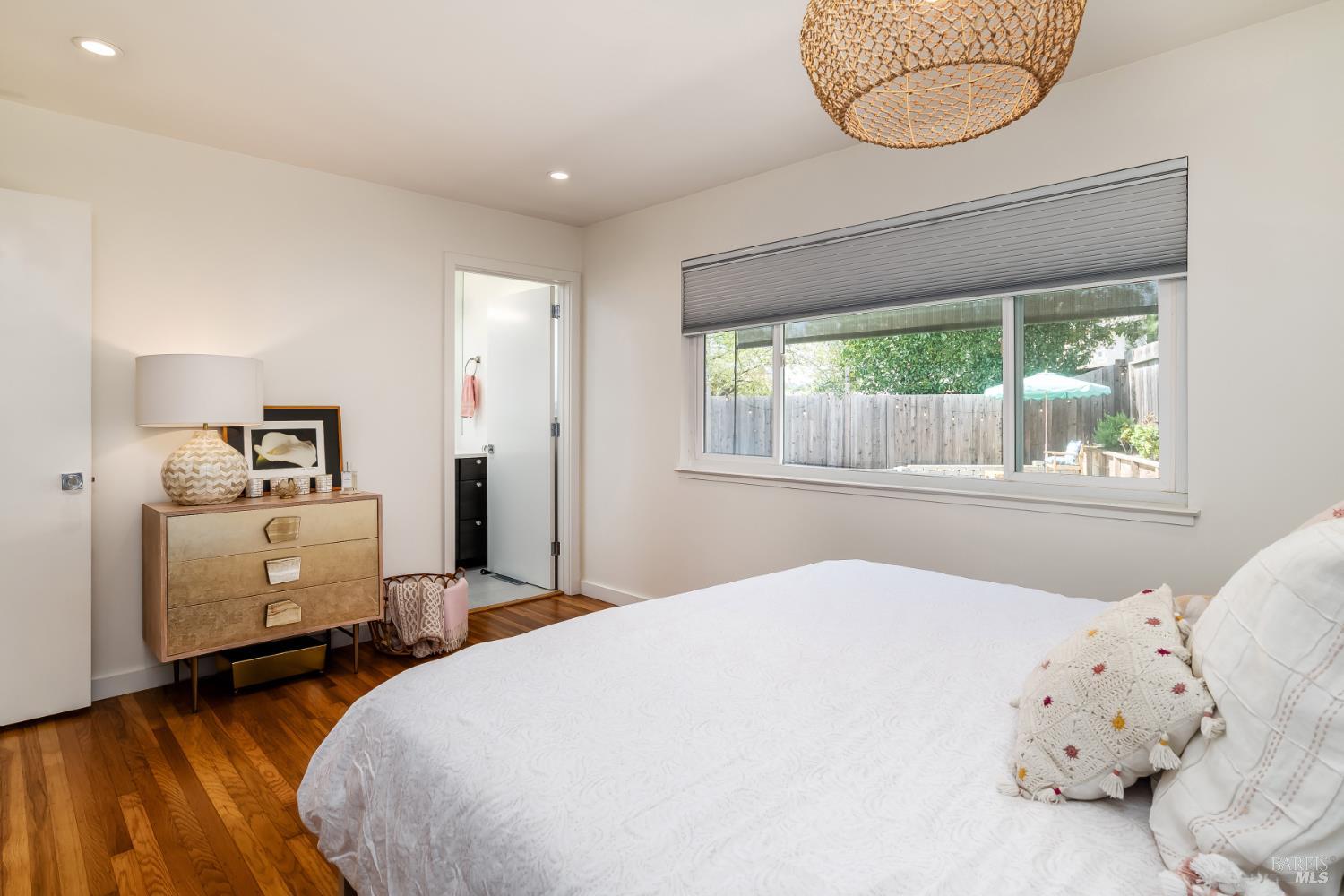 Detail Gallery Image 12 of 20 For 281 San Carlos Way, Novato,  CA 94945 - 3 Beds | 2 Baths