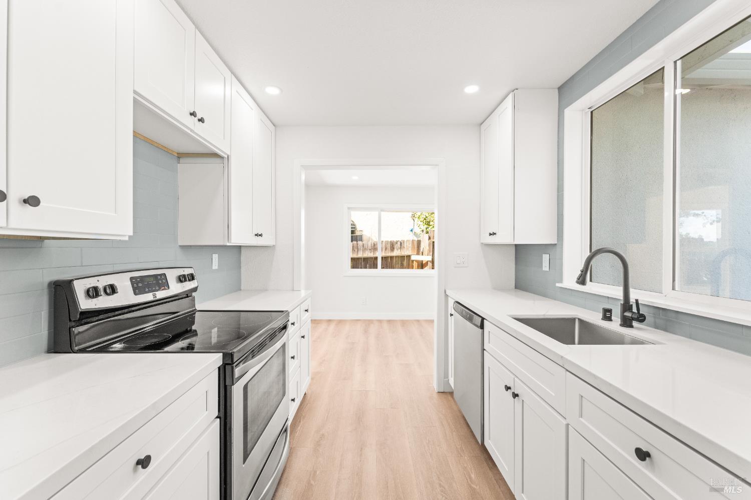 Detail Gallery Image 15 of 42 For 208 Del Mar Ave, Vallejo,  CA 94589 - 3 Beds | 2 Baths