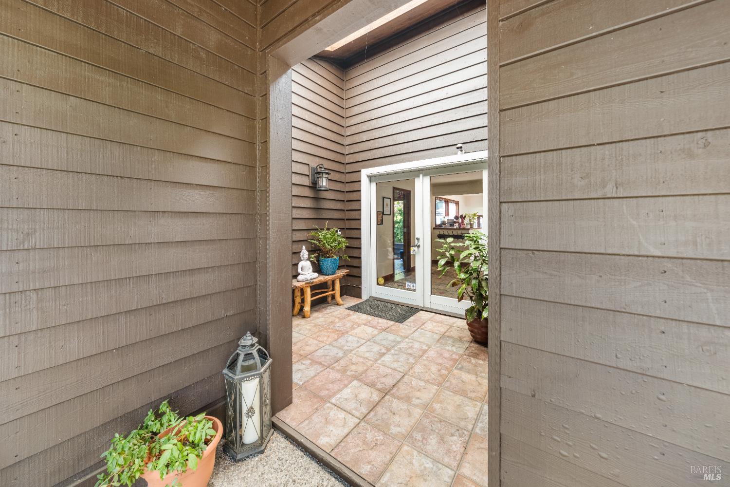 Detail Gallery Image 8 of 45 For 8 Circle Rd, San Rafael,  CA 94903 - 10 Beds | 6/1 Baths