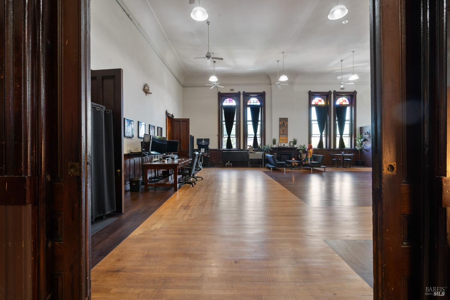 Detail Gallery Image 6 of 73 For 106 W J St, Benicia,  CA 94510 - – Beds | – Baths