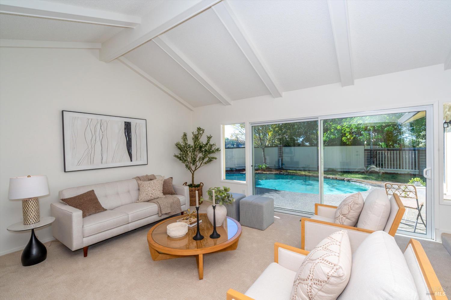 Detail Gallery Image 4 of 37 For 2625 Hidden Valley Dr, Santa Rosa,  CA 95404 - 4 Beds | 2/1 Baths