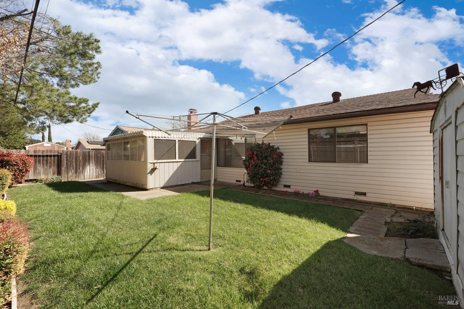 Detail Gallery Image 39 of 47 For 724 E Atlantic Ave, Fairfield,  CA 94533 - 4 Beds | 2 Baths