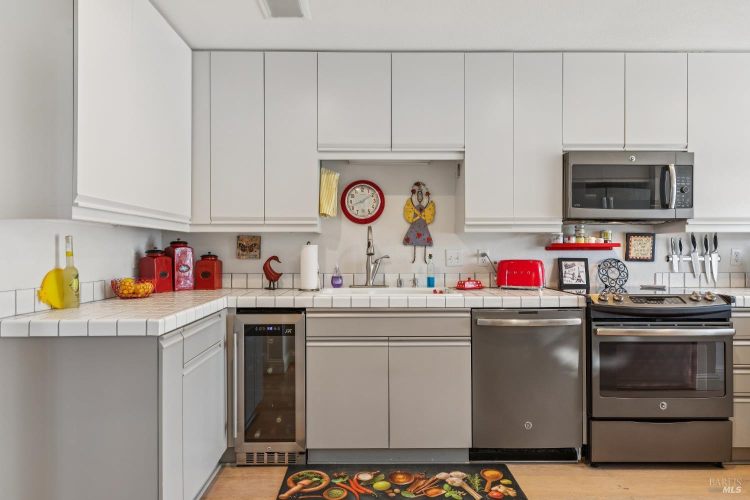 Detail Gallery Image 32 of 82 For 6060 Shelter Bay Ave, Mill Valley,  CA 94941 - 2 Beds | 2 Baths