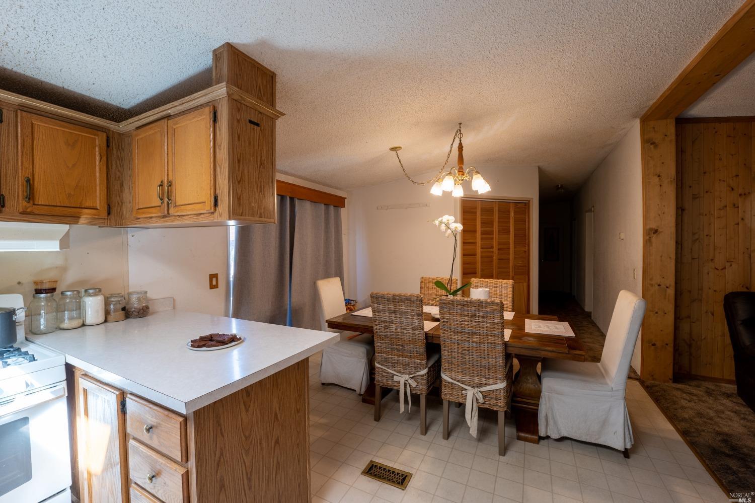 Detail Gallery Image 22 of 37 For 6750 Highway 20 Unkn, Ukiah,  CA 95482 - 4 Beds | 2 Baths