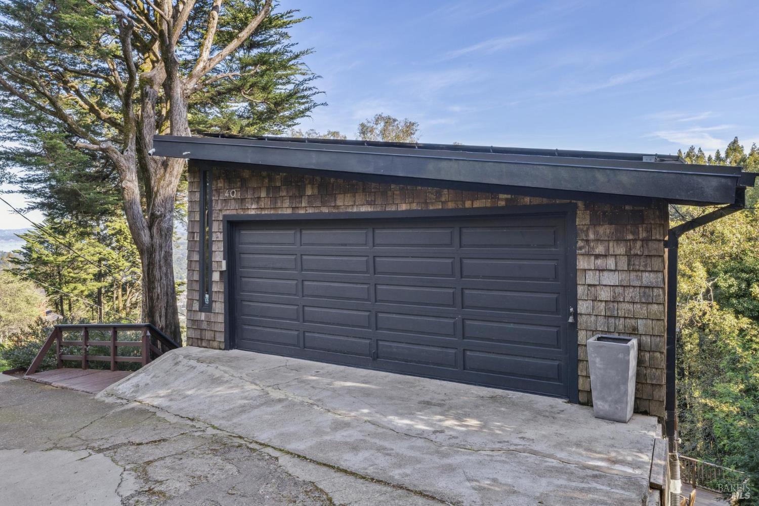 Detail Gallery Image 40 of 41 For 40 Mountain Ln, Mill Valley,  CA 94941 - 3 Beds | 2/1 Baths