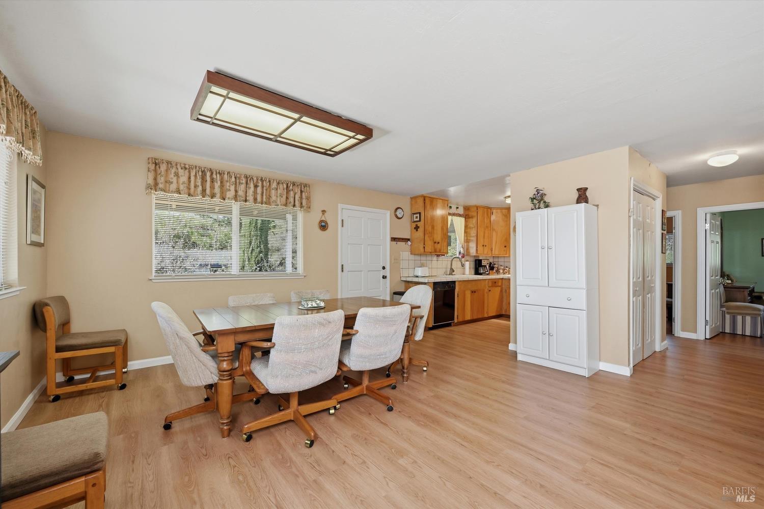 Detail Gallery Image 14 of 35 For 16625 Pinecrest Ct, Hidden Valley Lake,  CA 95467 - 2 Beds | 3 Baths