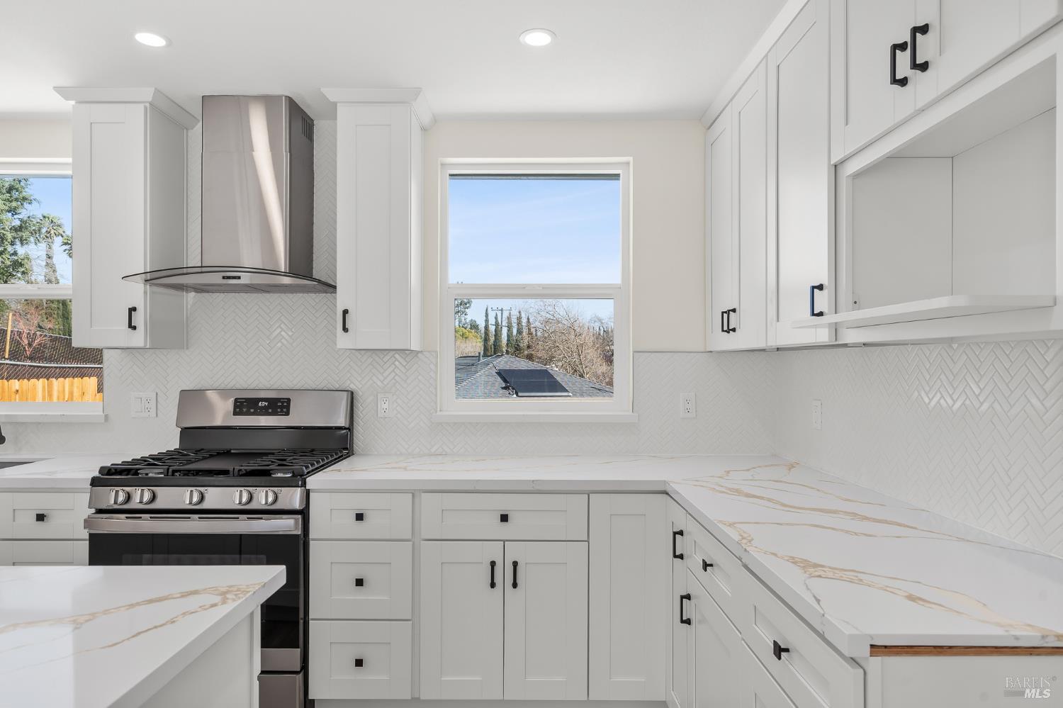 Detail Gallery Image 15 of 36 For 8 Corte Dorado Ct, Benicia,  CA 94510 - 2 Beds | 1 Baths