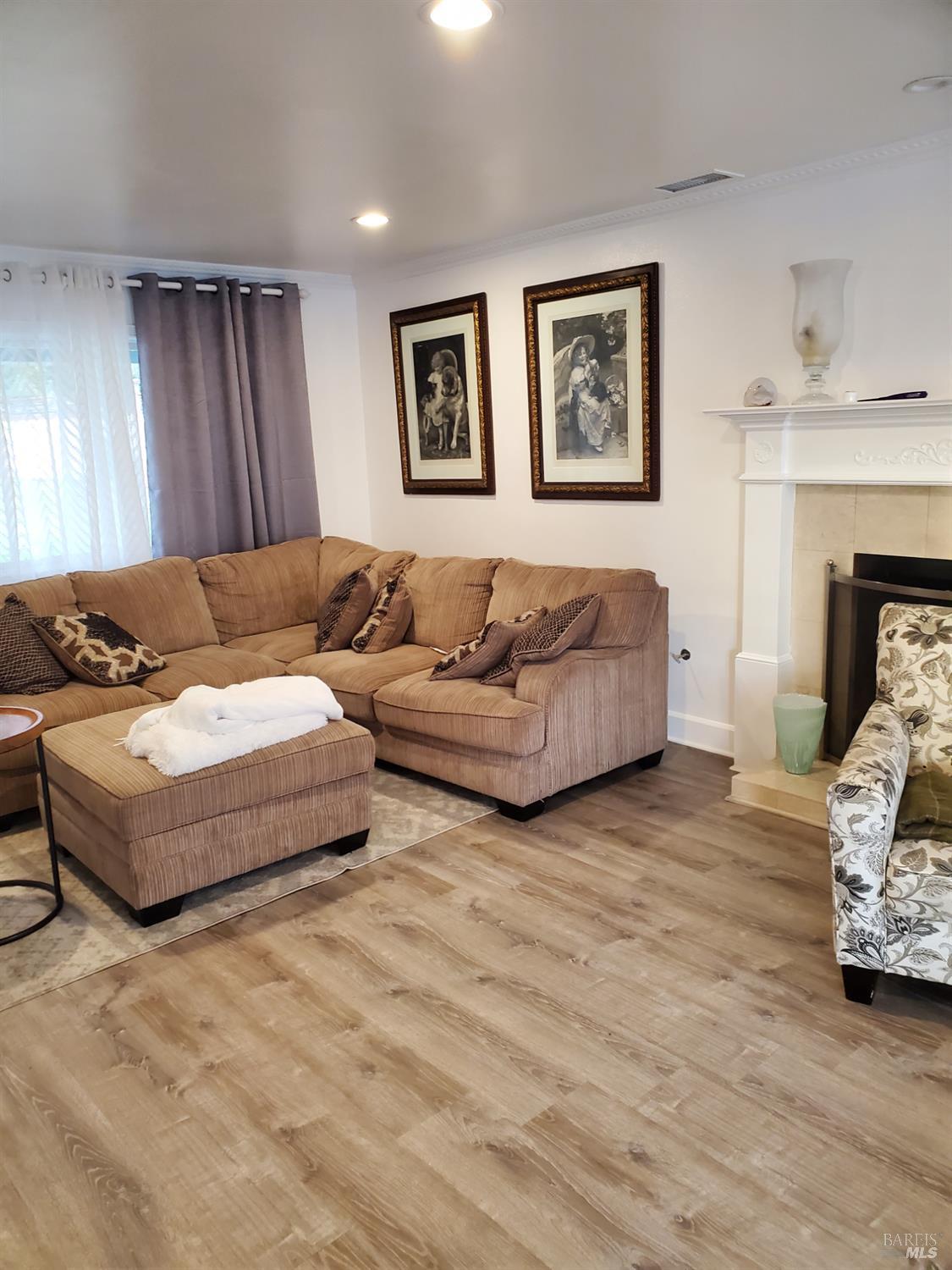 Detail Gallery Image 3 of 16 For 250 Saint Andrews Way, Lompoc,  CA 93436 - 3 Beds | 2/1 Baths