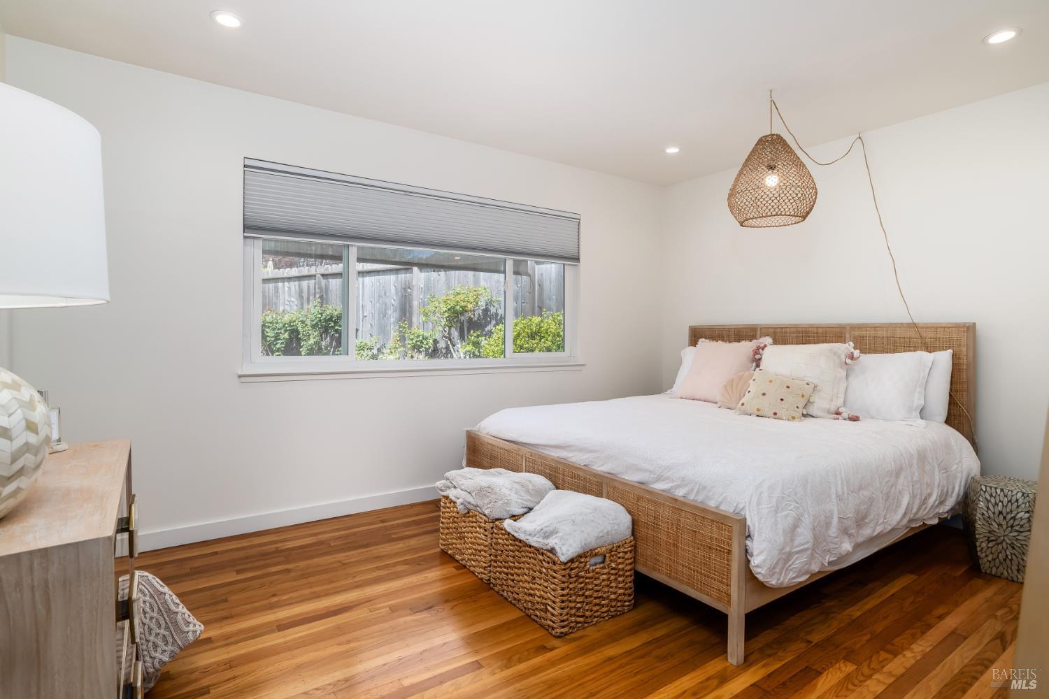 Detail Gallery Image 11 of 20 For 281 San Carlos Way, Novato,  CA 94945 - 3 Beds | 2 Baths