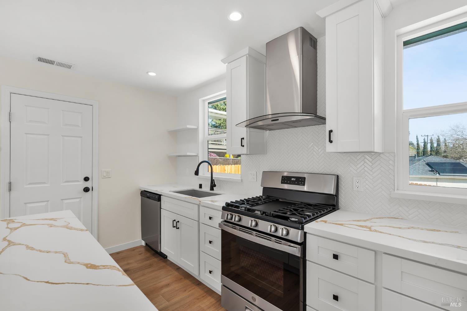 Detail Gallery Image 11 of 36 For 8 Corte Dorado Ct, Benicia,  CA 94510 - 2 Beds | 1 Baths
