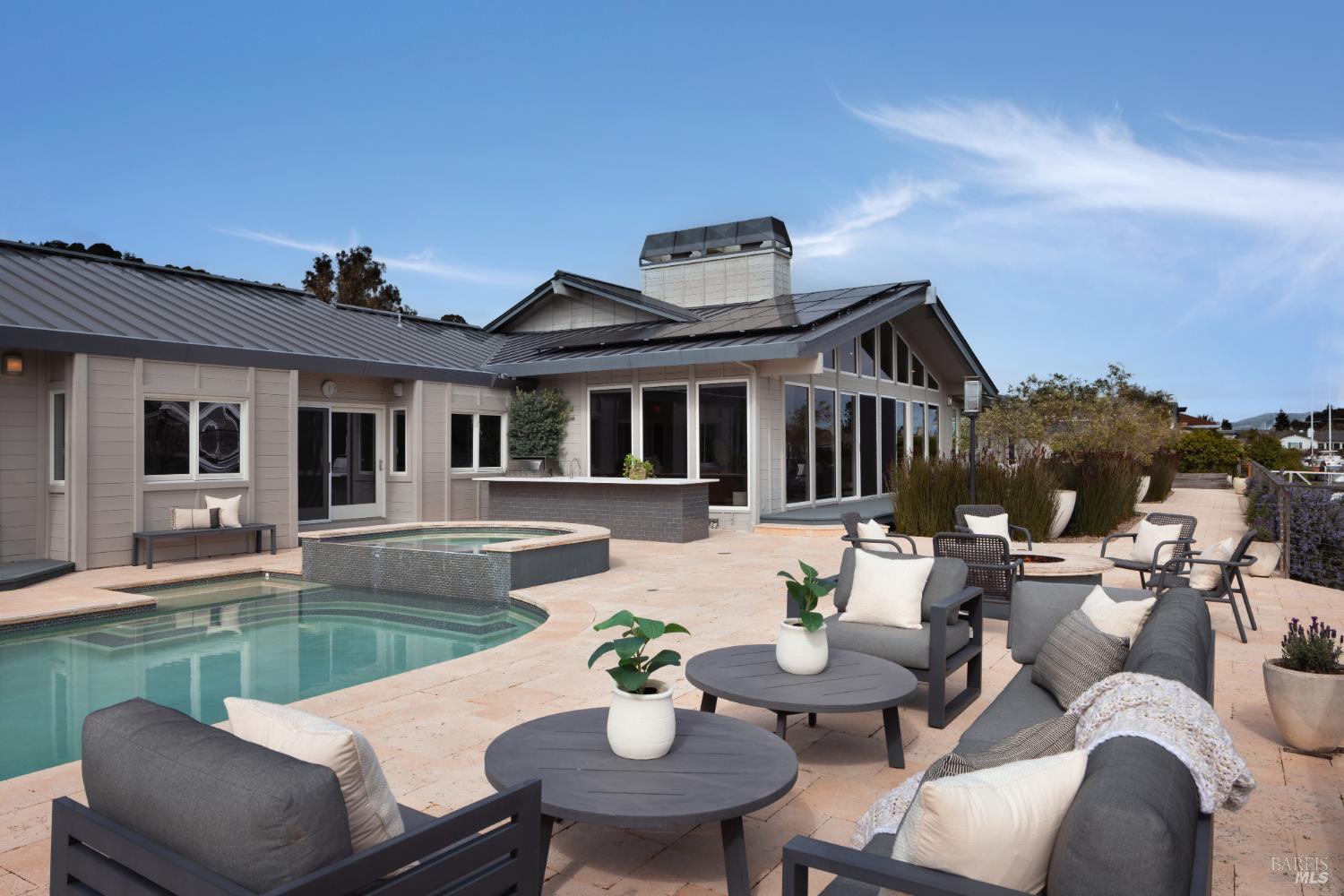 Detail Gallery Image 23 of 53 For 114 Jamaica St, Tiburon,  CA 94920 - 4 Beds | 4/1 Baths