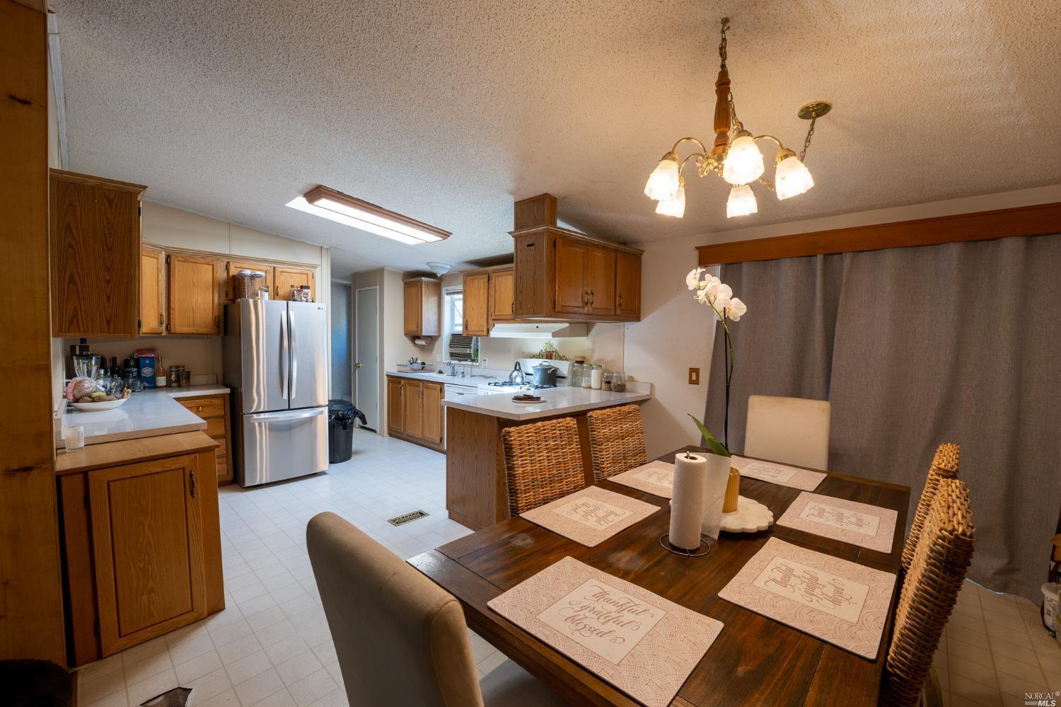 Detail Gallery Image 18 of 37 For 6750 Highway 20 Unkn, Ukiah,  CA 95482 - 4 Beds | 2 Baths