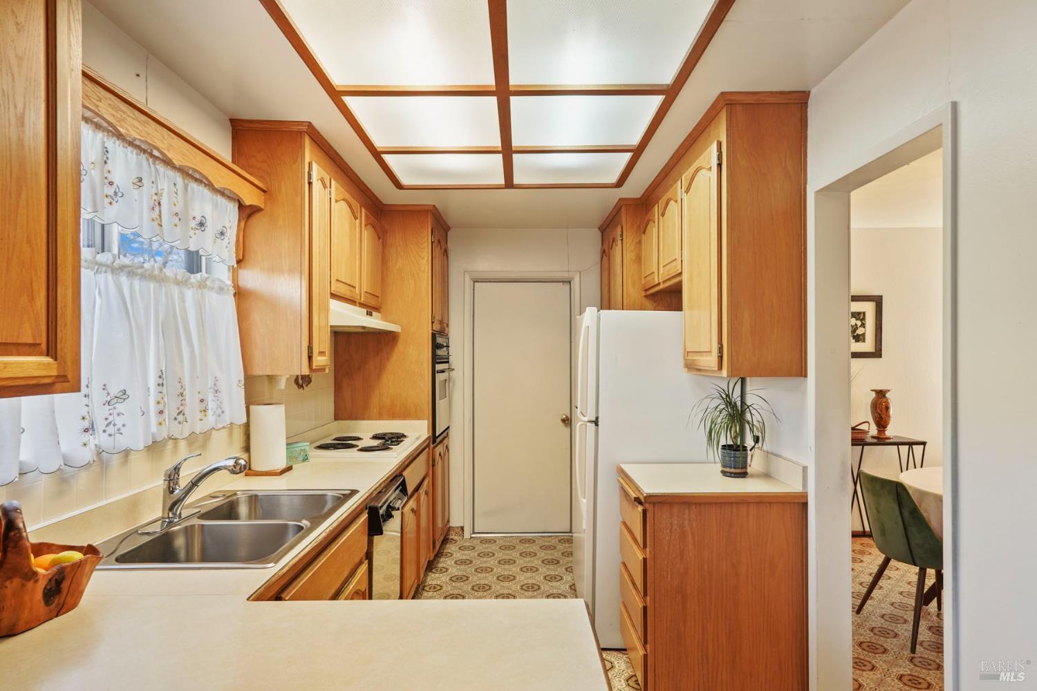 Detail Gallery Image 13 of 47 For 724 E Atlantic Ave, Fairfield,  CA 94533 - 4 Beds | 2 Baths