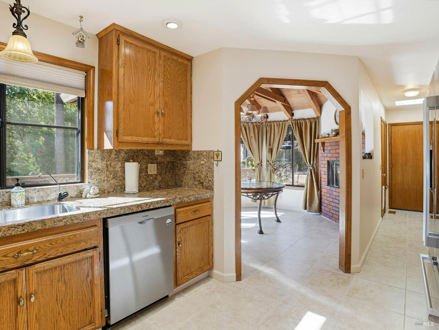 Detail Gallery Image 9 of 48 For 3460 Happy Valley Ave, Santa Rosa,  CA 95404 - 4 Beds | 3 Baths