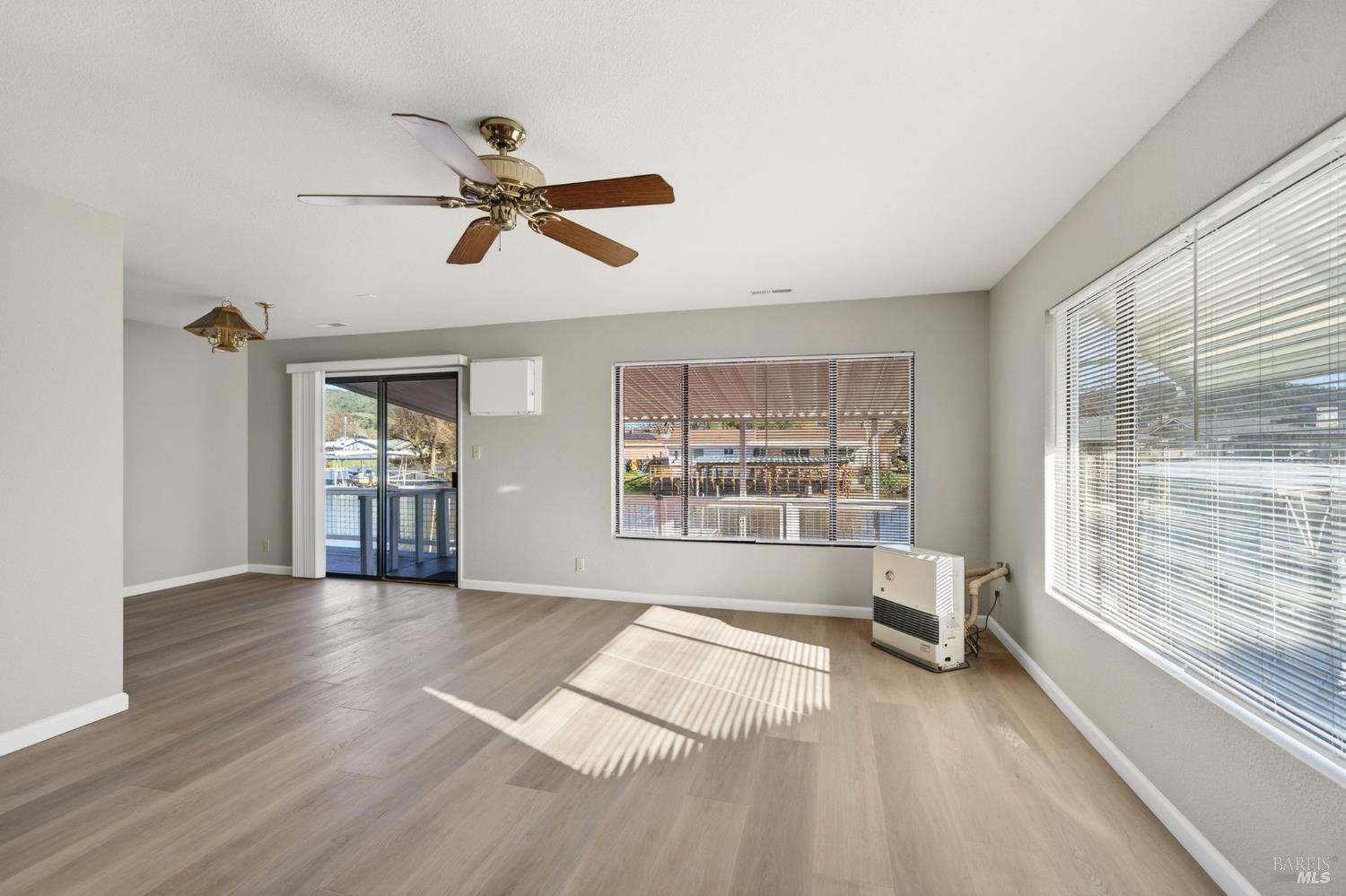 Detail Gallery Image 4 of 46 For 584 Bass Ln, Clearlake Oaks,  CA 95423 - 2 Beds | 2 Baths