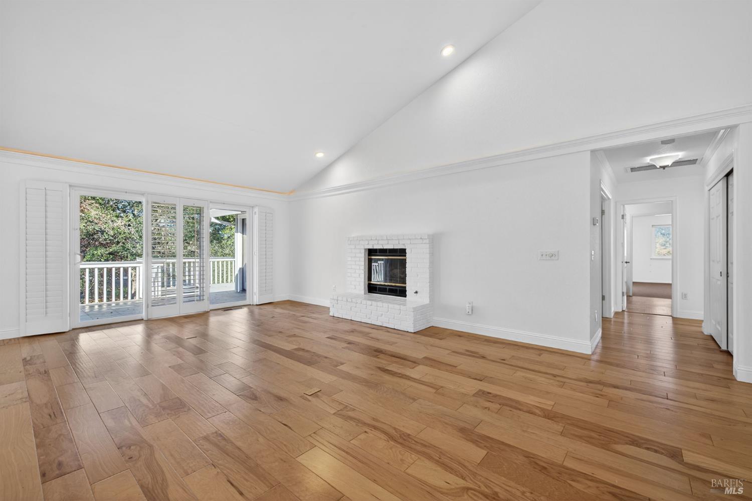 Detail Gallery Image 8 of 61 For 405 Crestridge Pl, Santa Rosa,  CA 95409 - 3 Beds | 2/1 Baths