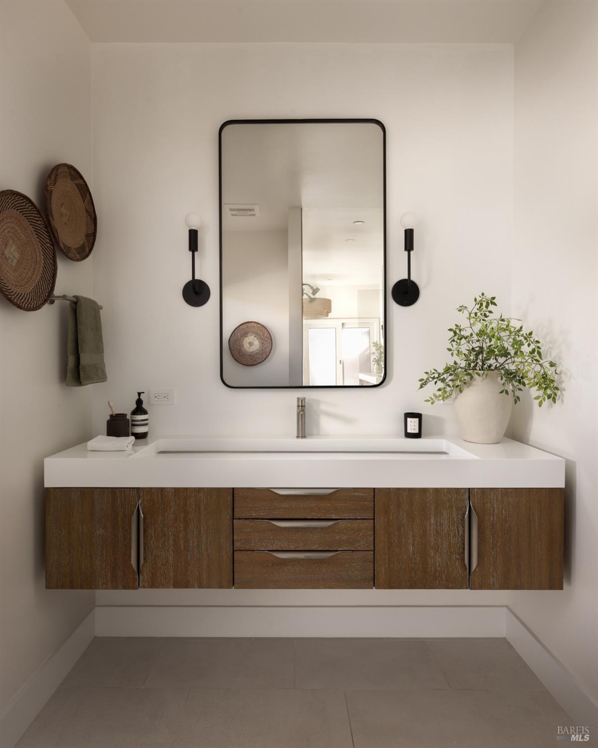 Detail Gallery Image 31 of 53 For 114 Jamaica St, Tiburon,  CA 94920 - 4 Beds | 4/1 Baths