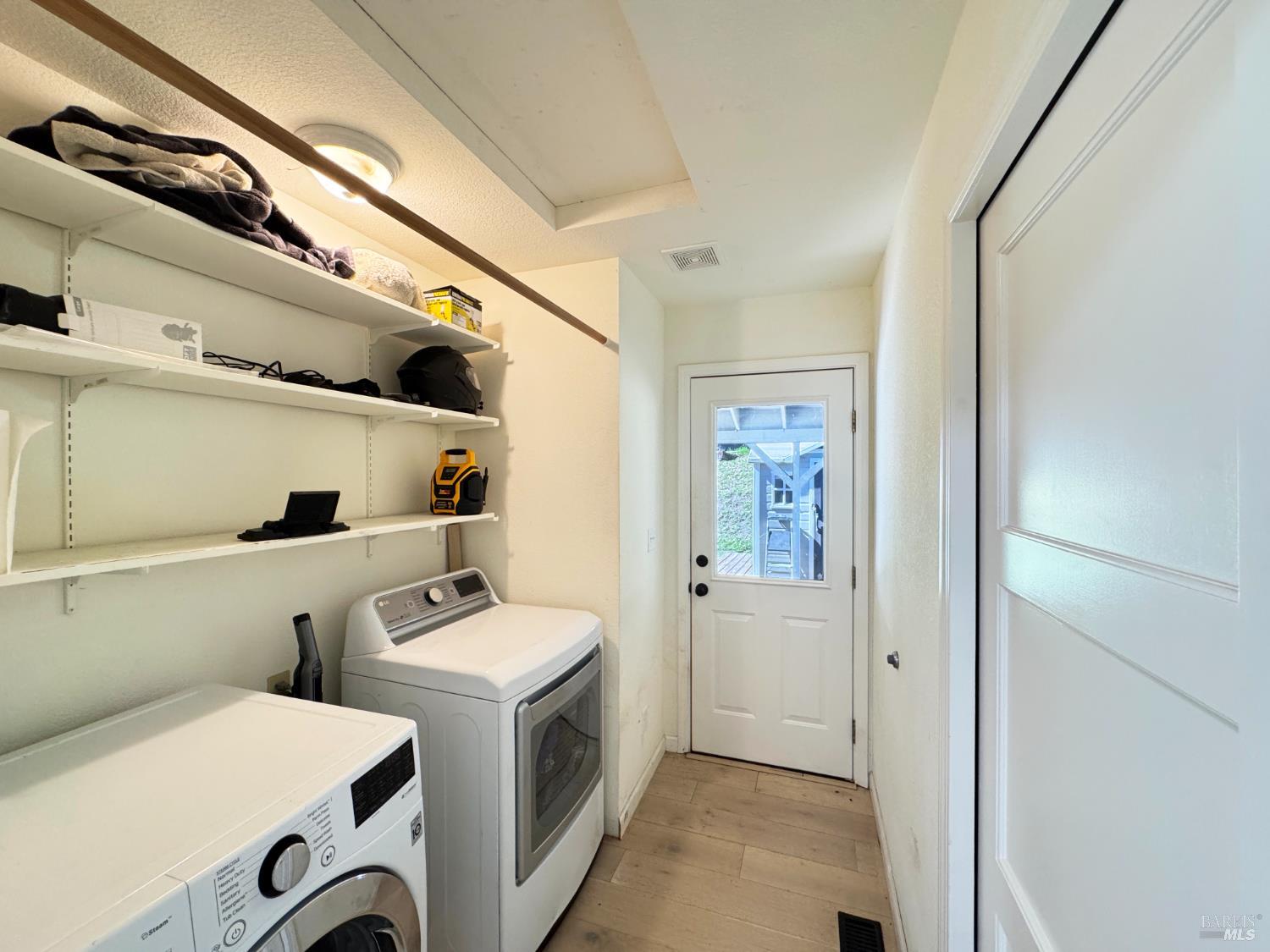 Detail Gallery Image 13 of 70 For 14605 Tomki Rd, Redwood Valley,  CA 95470 - 3 Beds | 2 Baths