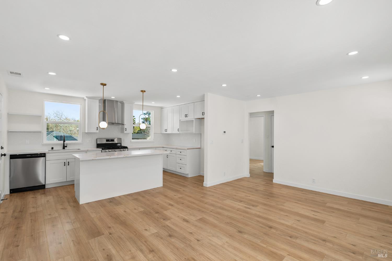 Detail Gallery Image 7 of 36 For 8 Corte Dorado Ct, Benicia,  CA 94510 - 2 Beds | 1 Baths