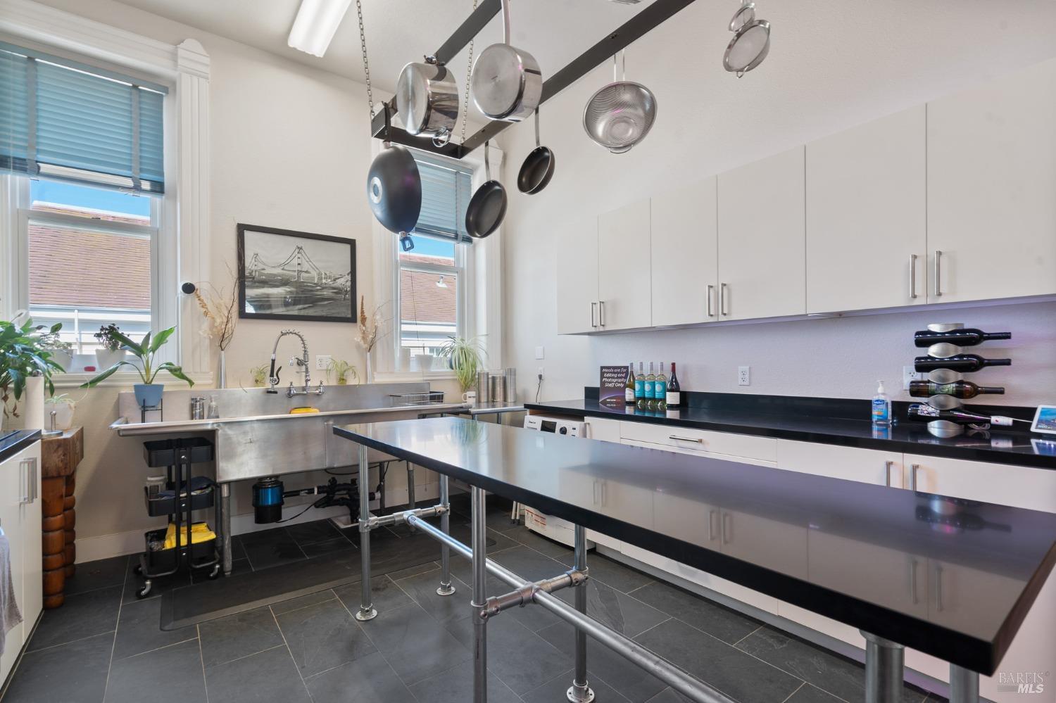 Detail Gallery Image 25 of 73 For 106 W J St, Benicia,  CA 94510 - – Beds | – Baths