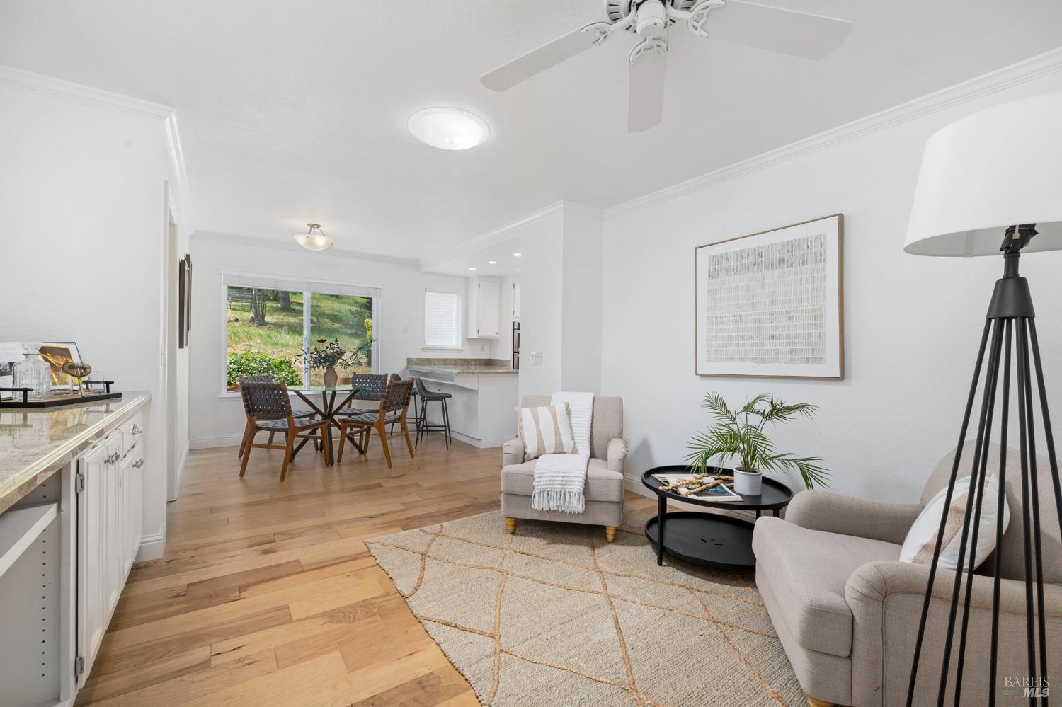 Detail Gallery Image 16 of 61 For 405 Crestridge Pl, Santa Rosa,  CA 95409 - 3 Beds | 2/1 Baths