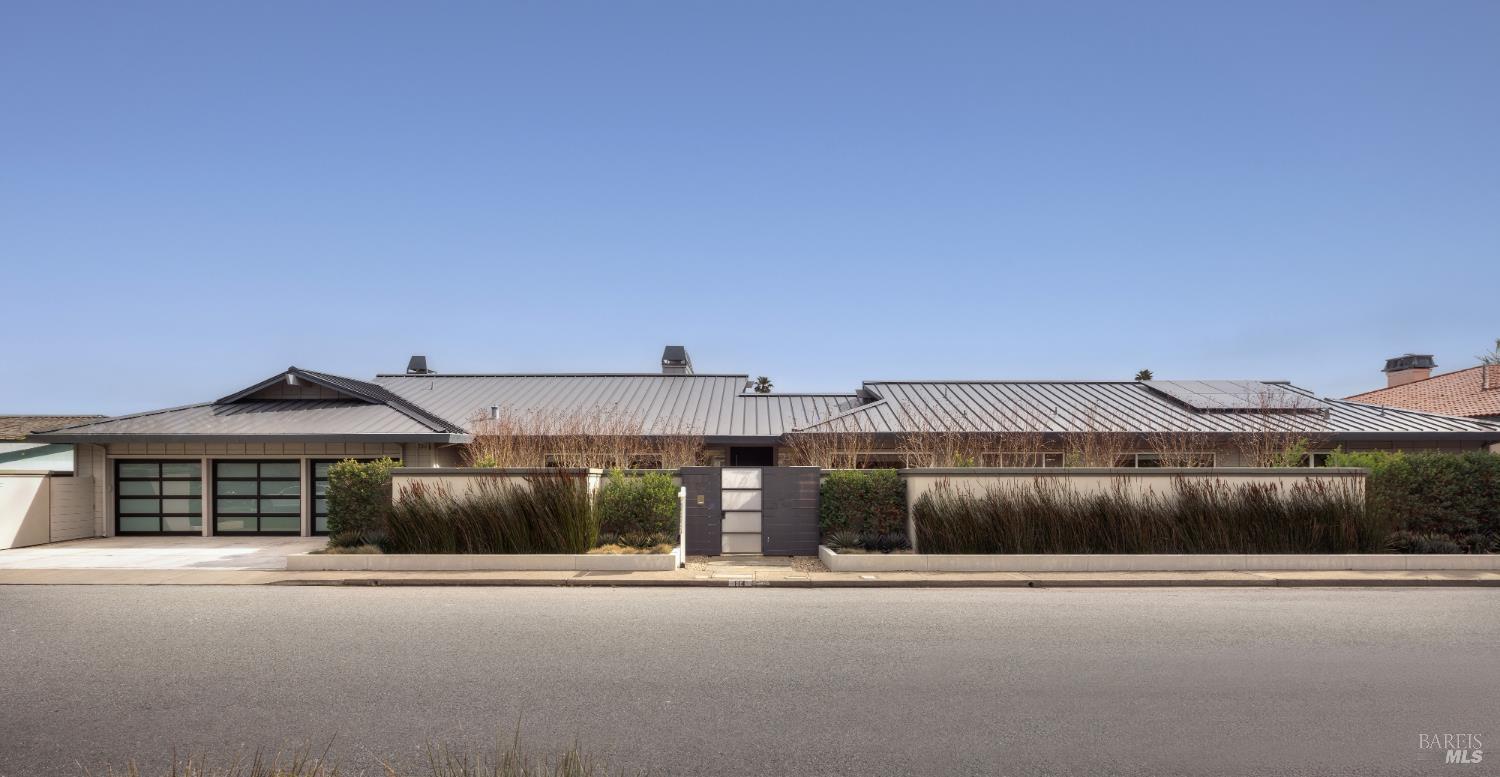 Detail Gallery Image 2 of 53 For 114 Jamaica St, Tiburon,  CA 94920 - 4 Beds | 4/1 Baths