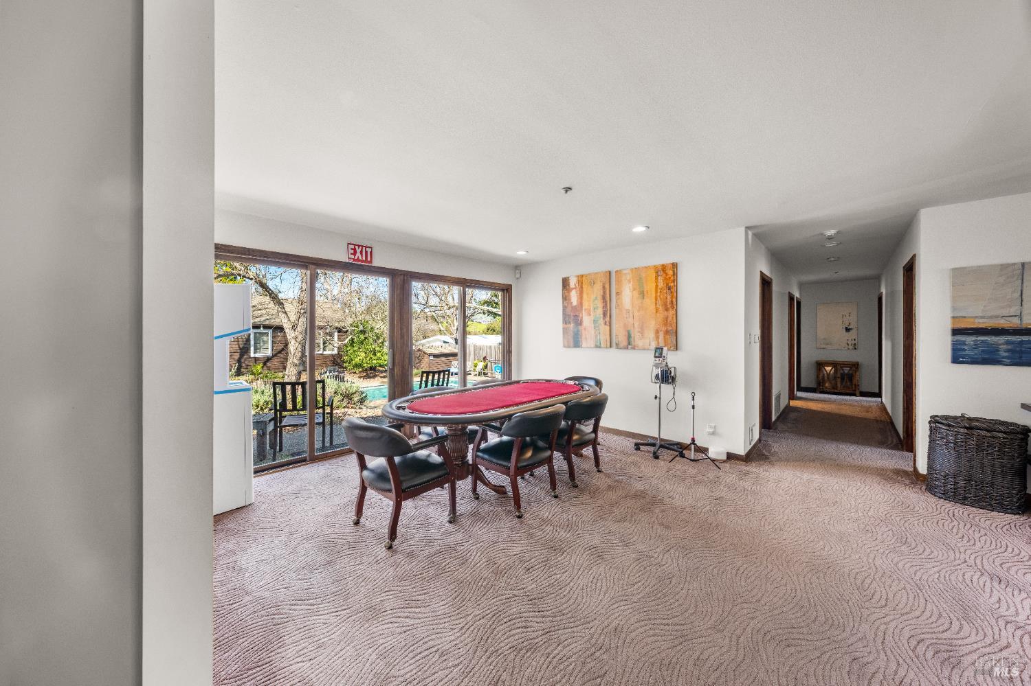 Detail Gallery Image 17 of 45 For 8 Circle Rd, San Rafael,  CA 94903 - 10 Beds | 6/1 Baths