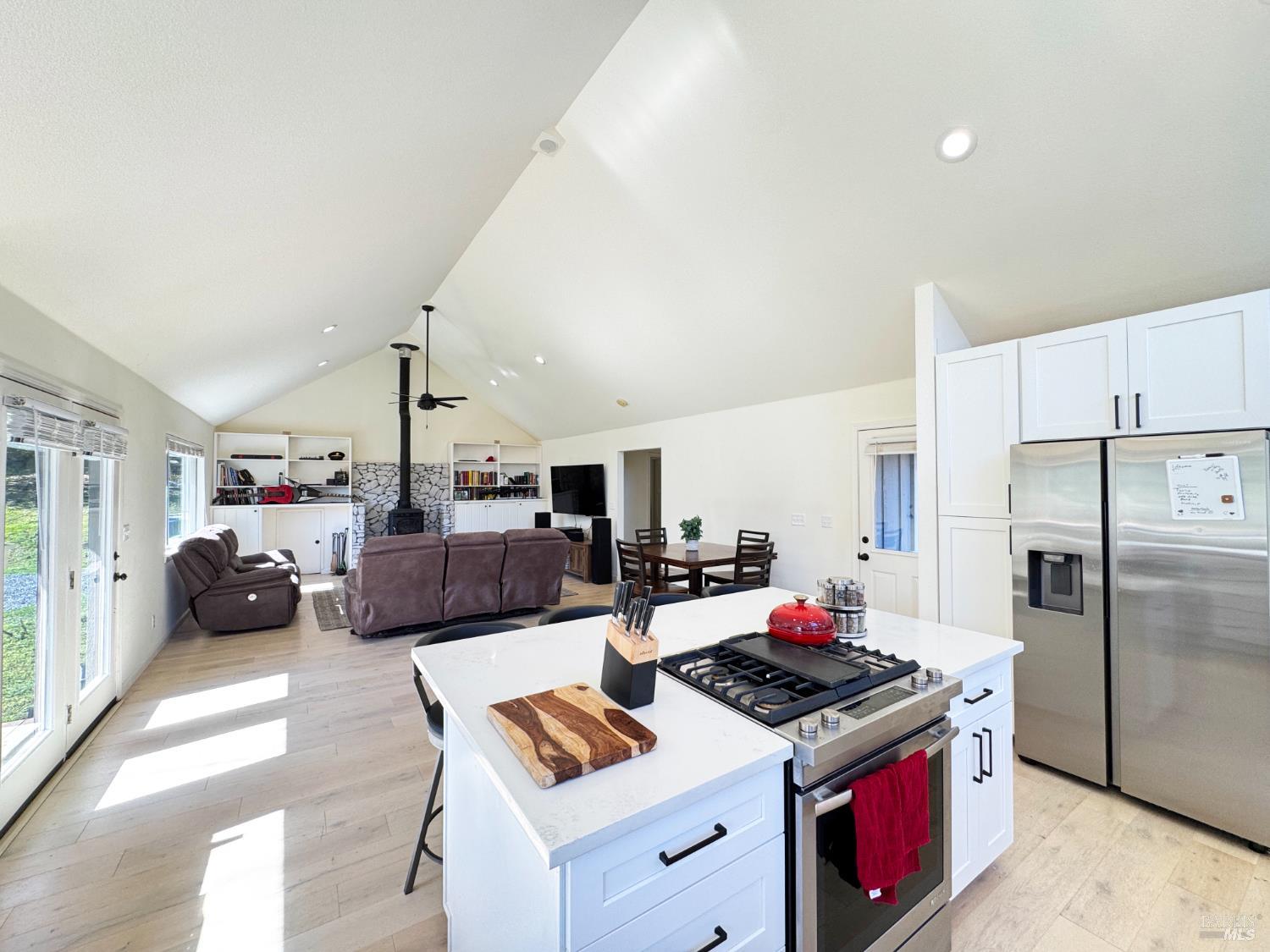 Detail Gallery Image 10 of 70 For 14605 Tomki Rd, Redwood Valley,  CA 95470 - 3 Beds | 2 Baths