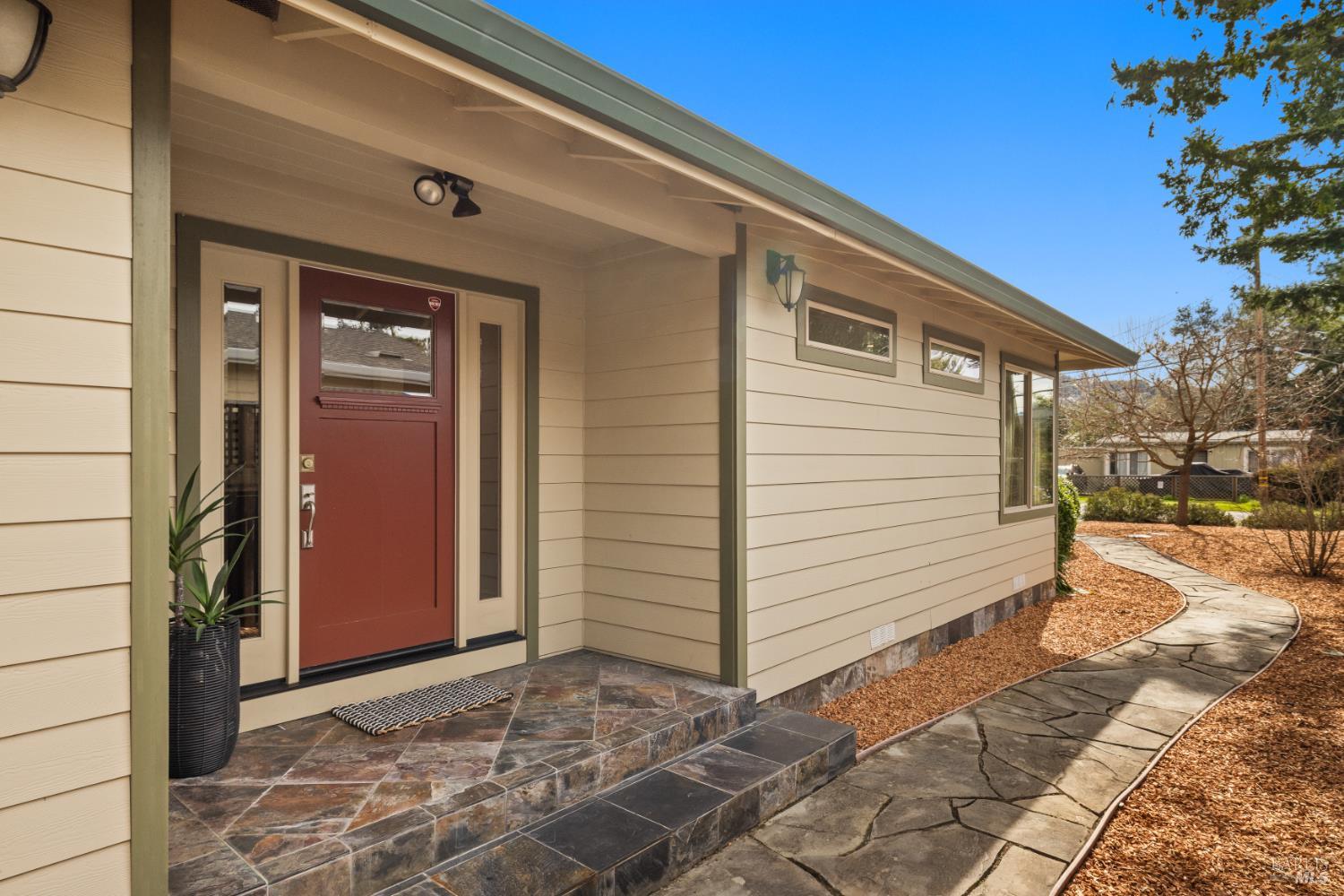 Detail Gallery Image 2 of 37 For 16 Washington Ave, San Rafael,  CA 94903 - 4 Beds | 2 Baths