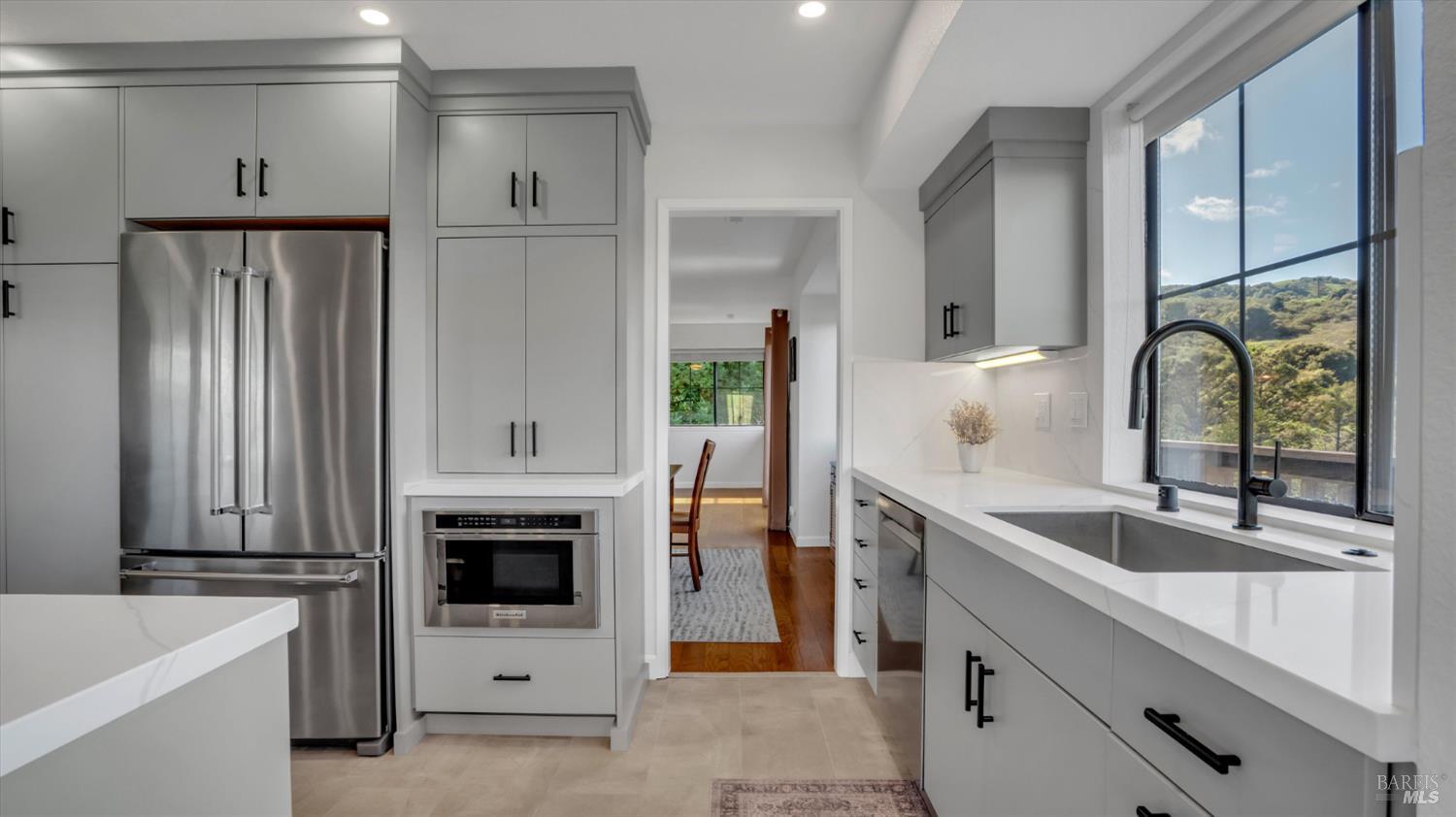 Detail Gallery Image 20 of 57 For 641 Lois Ln, El Sobrante,  CA 94803 - 4 Beds | 2/1 Baths