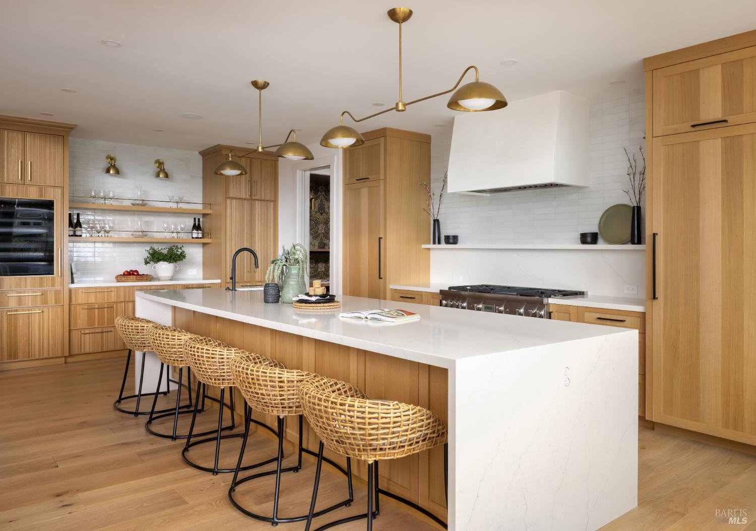 Detail Gallery Image 11 of 53 For 114 Jamaica St, Tiburon,  CA 94920 - 4 Beds | 4/1 Baths