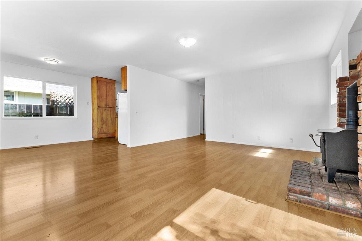 Detail Gallery Image 9 of 26 For 187 Pine Ave, Sonoma,  CA 95476 - 3 Beds | 1 Baths