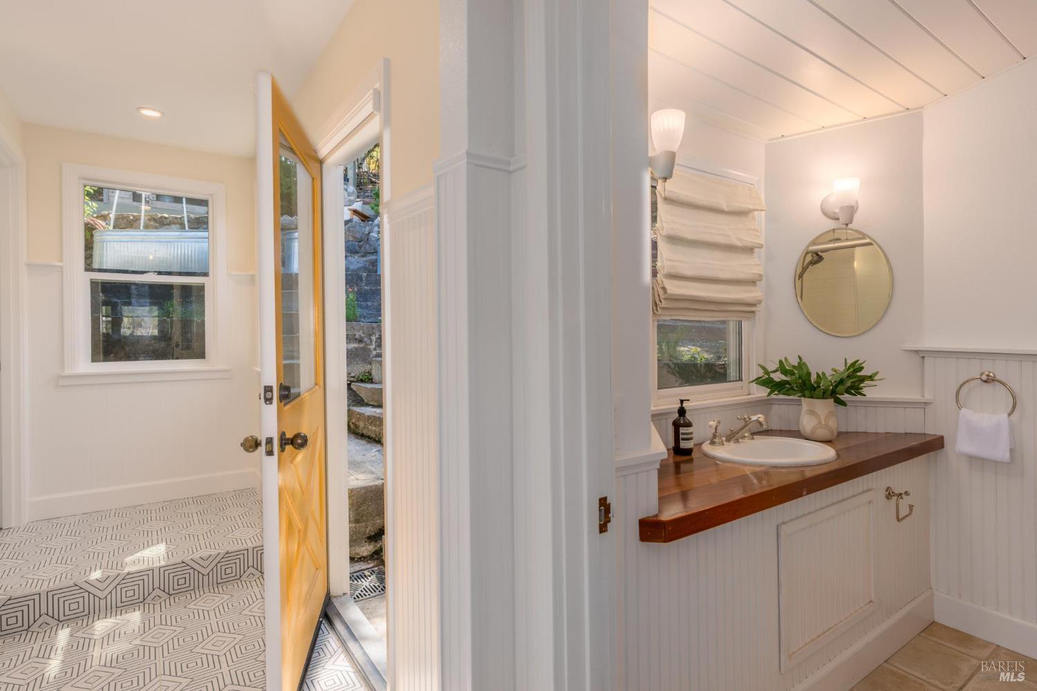 Detail Gallery Image 17 of 44 For 232 Sunnyside Ave, Sonoma,  CA 95476 - 4 Beds | 4 Baths