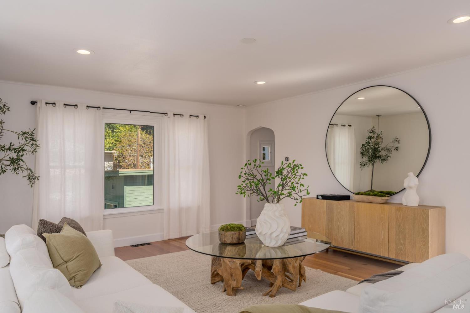 Detail Gallery Image 10 of 44 For 232 Sunnyside Ave, Sonoma,  CA 95476 - 4 Beds | 4 Baths