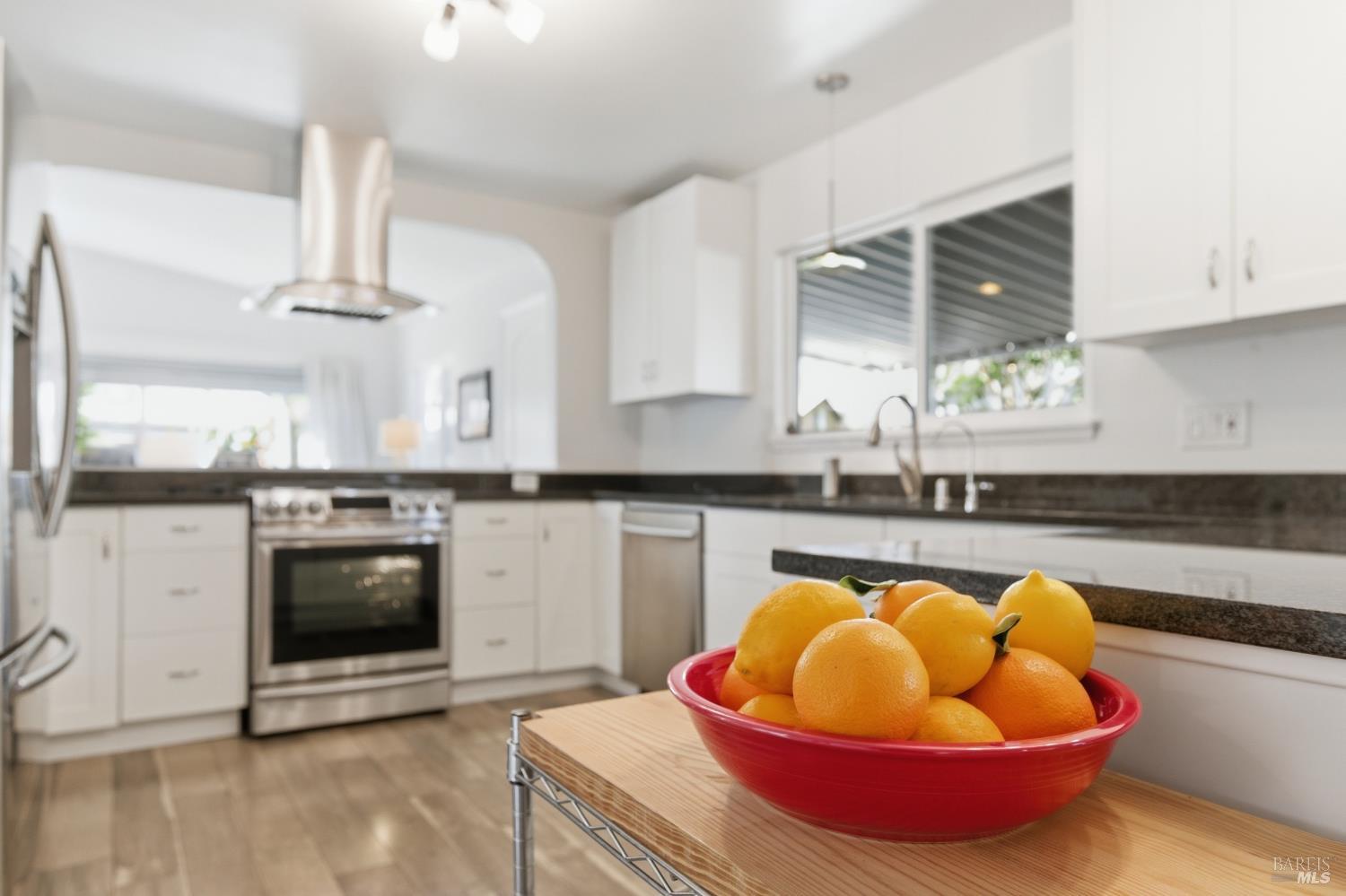 Detail Gallery Image 8 of 31 For 14 San Lucas Ct, Saint Helena,  CA 94574 - 2 Beds | 2 Baths