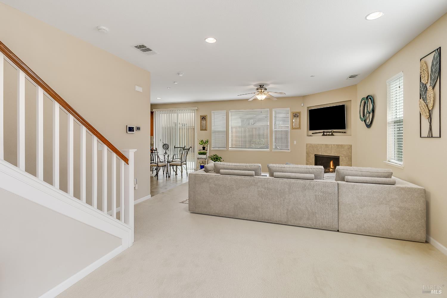 Detail Gallery Image 5 of 64 For 2300 Verona Dr, Pittsburg,  CA 94565 - 4 Beds | 2/1 Baths