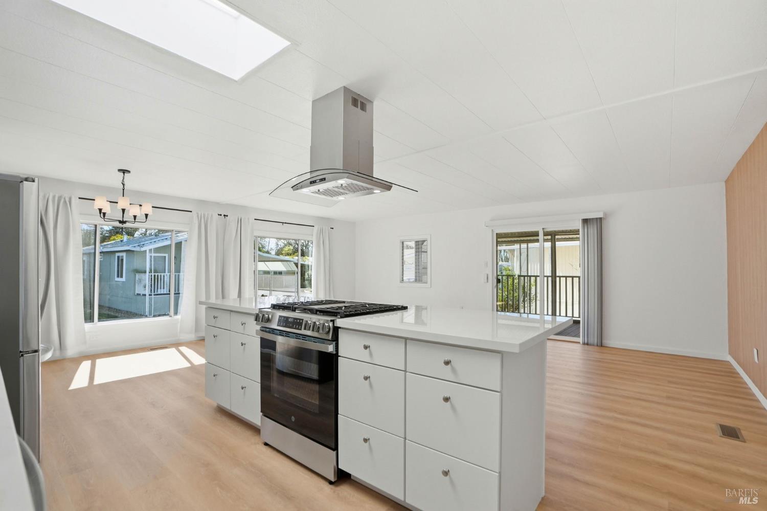 Detail Gallery Image 12 of 35 For 59 Colonial Park Dr, Santa Rosa,  CA 95403 - 2 Beds | 2 Baths