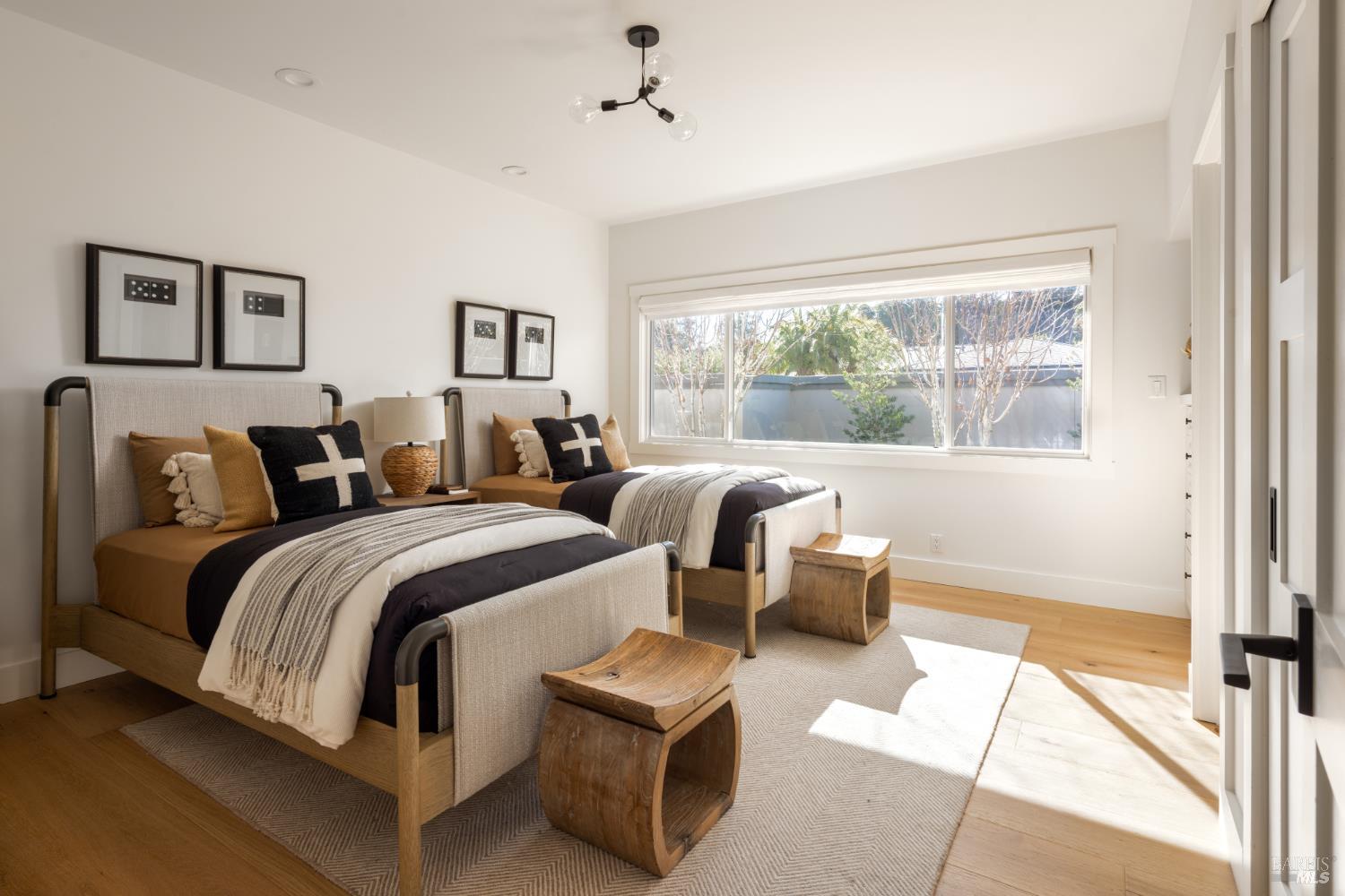 Detail Gallery Image 33 of 53 For 114 Jamaica St, Tiburon,  CA 94920 - 4 Beds | 4/1 Baths